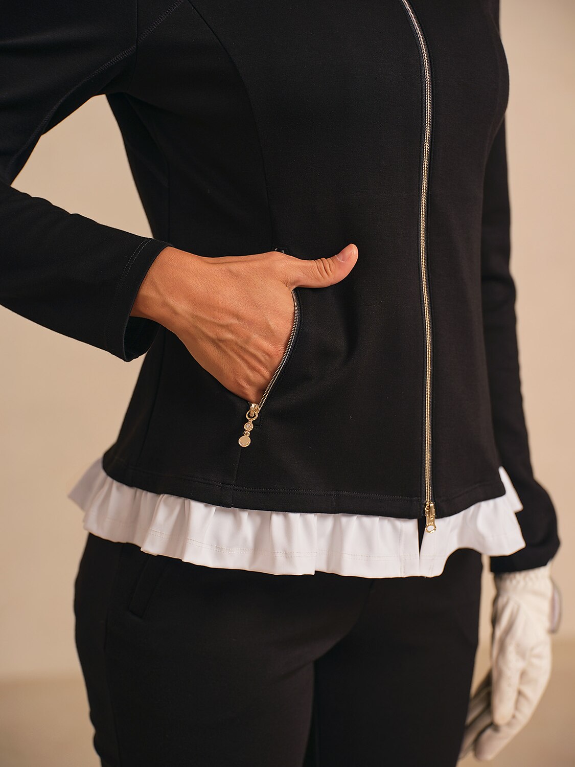 ベーシック以上のラッフルゴルフジャケット