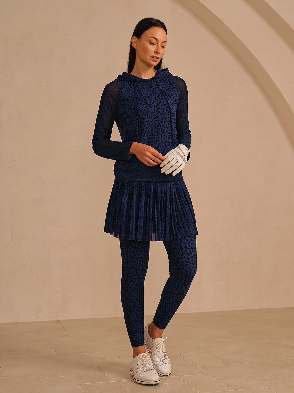 ベーシック以上のレオパードメッシュゴルフフーディー