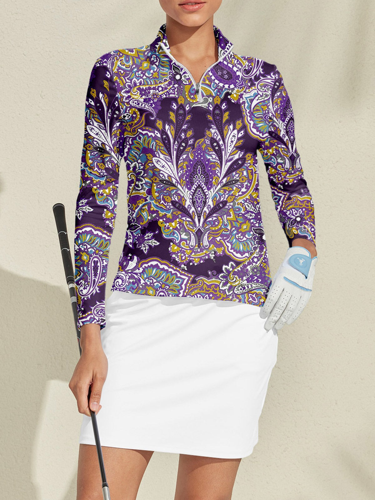 Pretty vrouwelijke golfshirt met kwartrits UPF50+