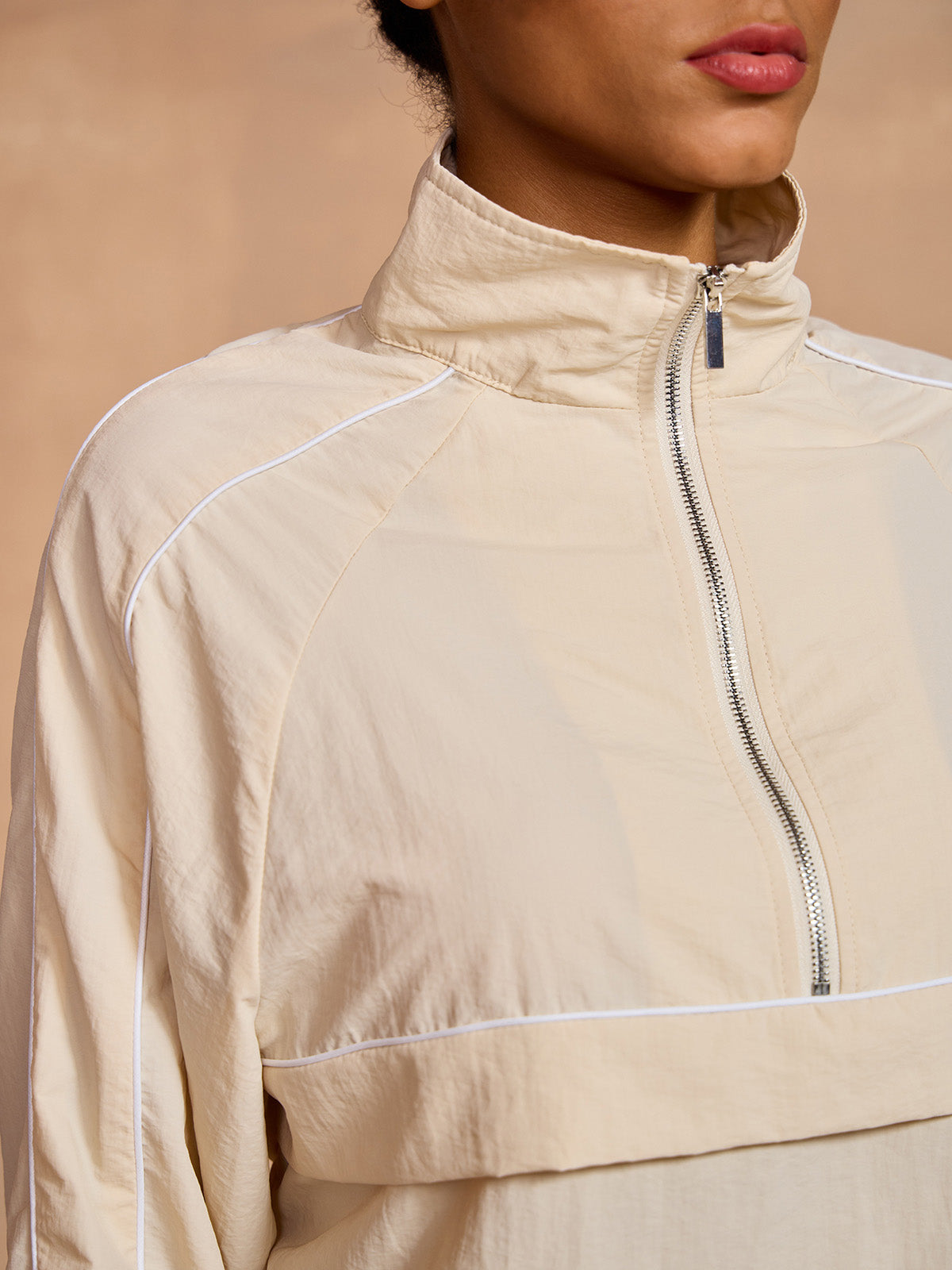 ベーシック以上の長袖トリムポケットスウェットシャツ