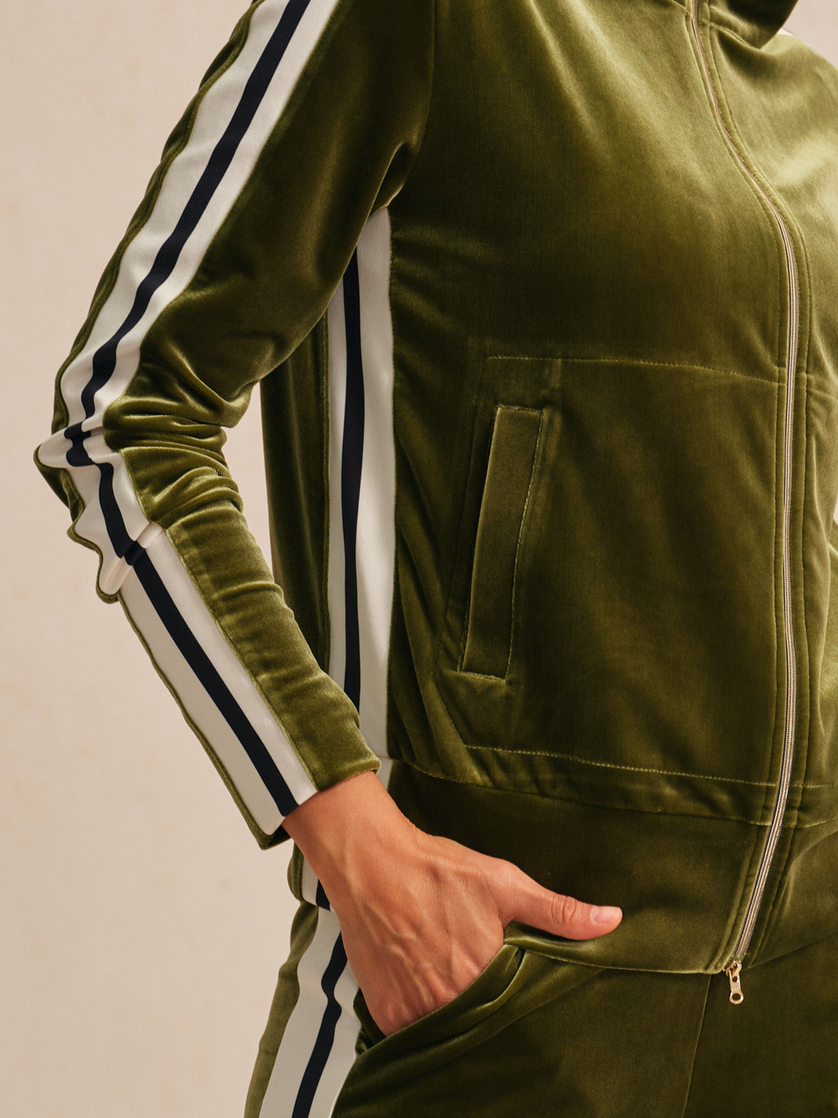 UltraSoft ベルベット長袖フルジップジャケット