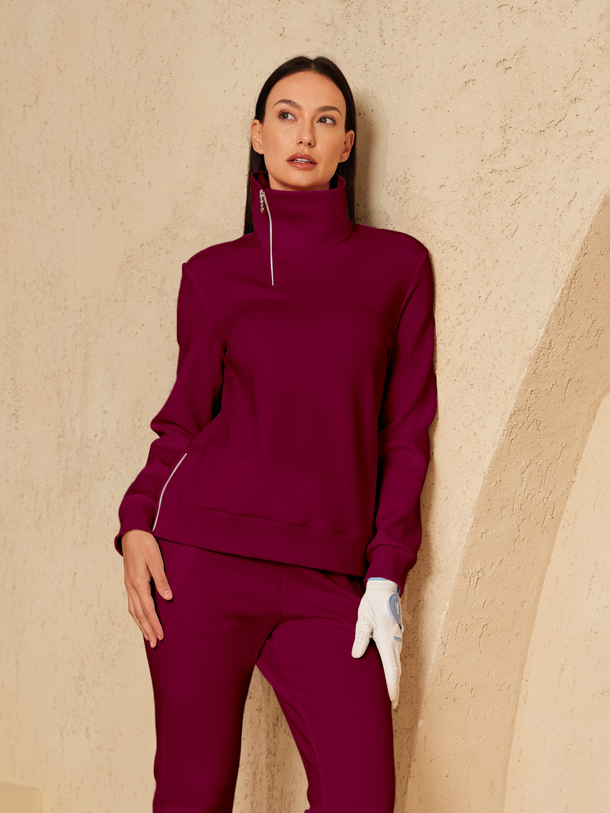 ベーシックを超えたアシンメトリーカラーのゴルフスウェットシャツ