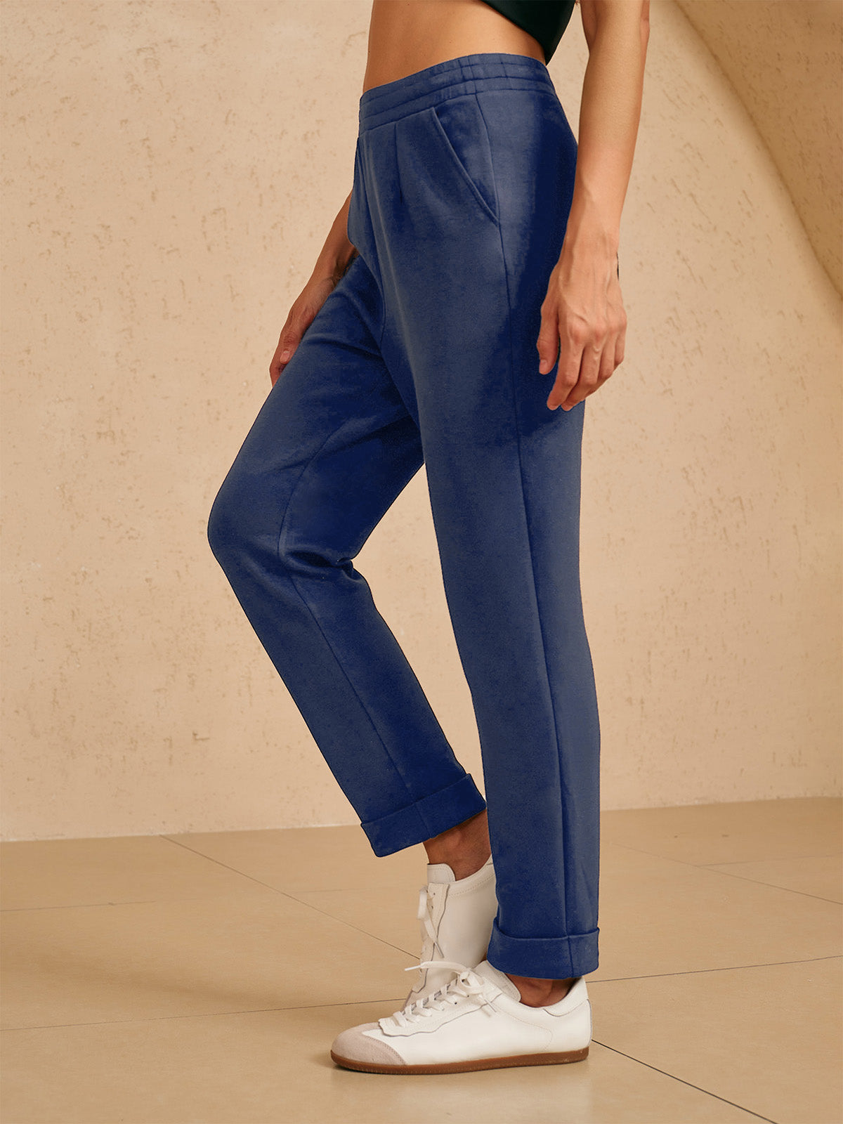 Ultraweiche Stretch-Hose mit verstecktem Kordelzug und Bündchen