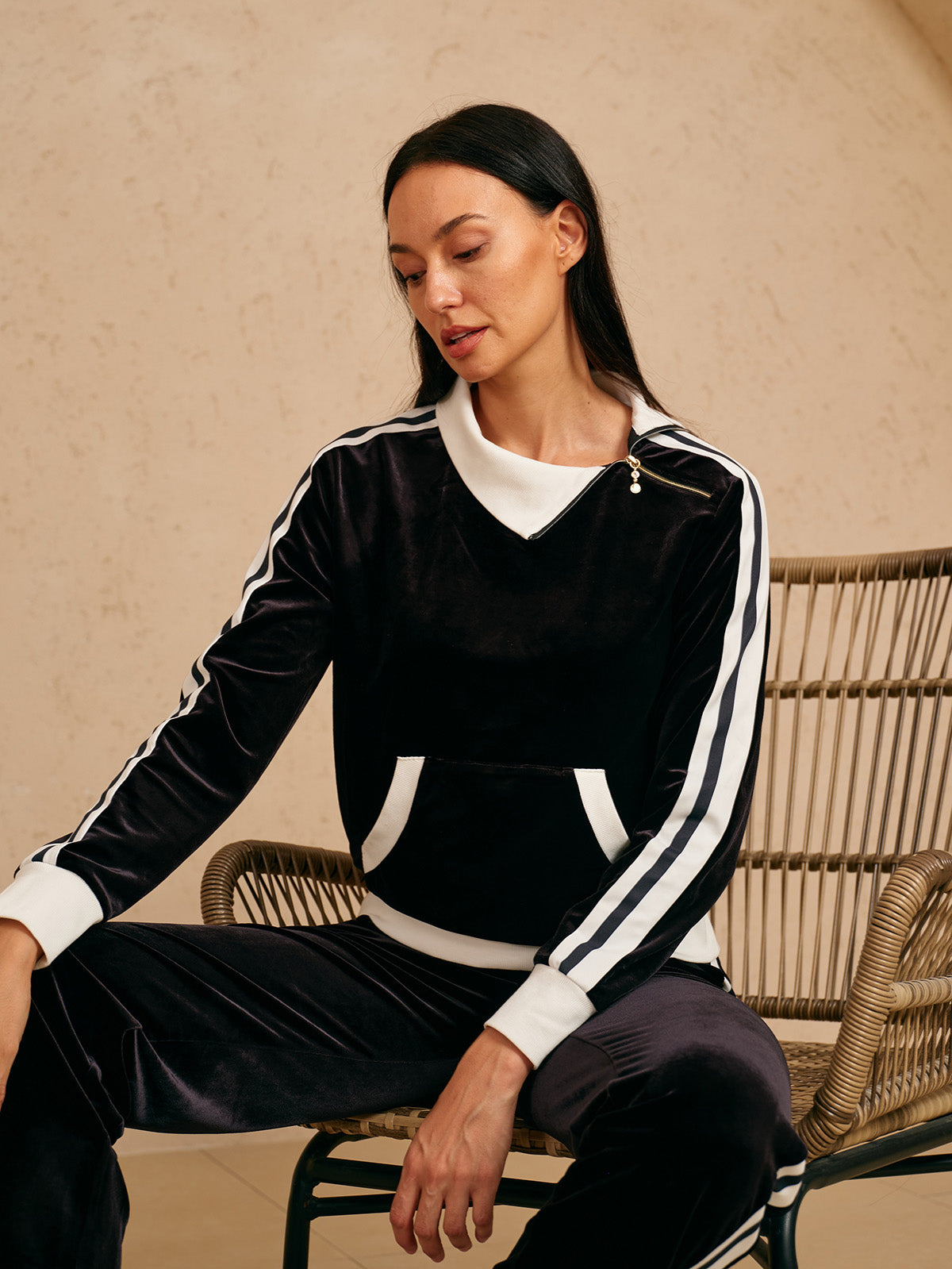 UltraSoft Velvet Sudadera de Manga Larga con Cuello Asimétrico