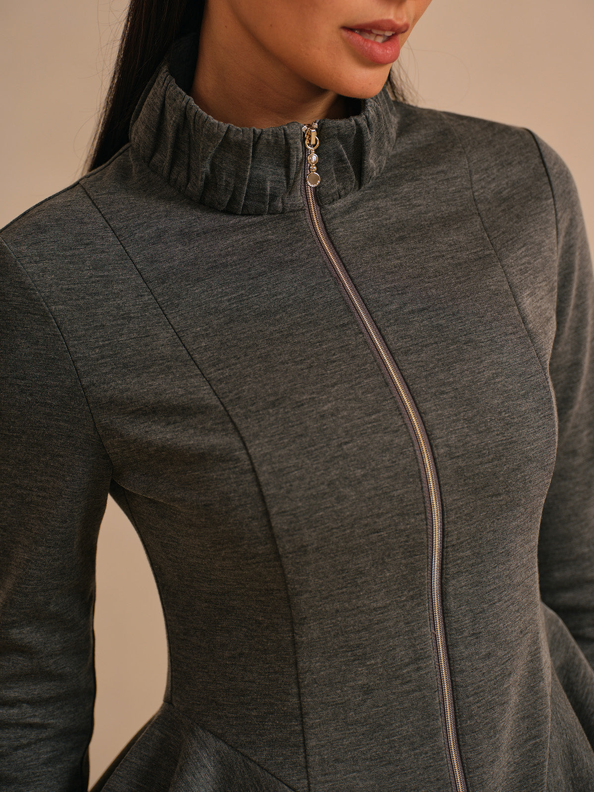 ベーシック以上のラッフルゴルフジャケット