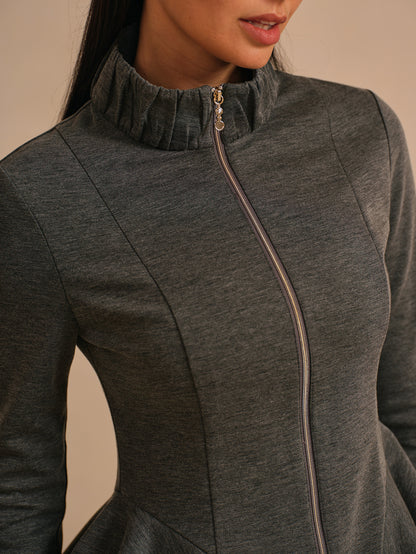 ベーシック以上のラッフルゴルフジャケット