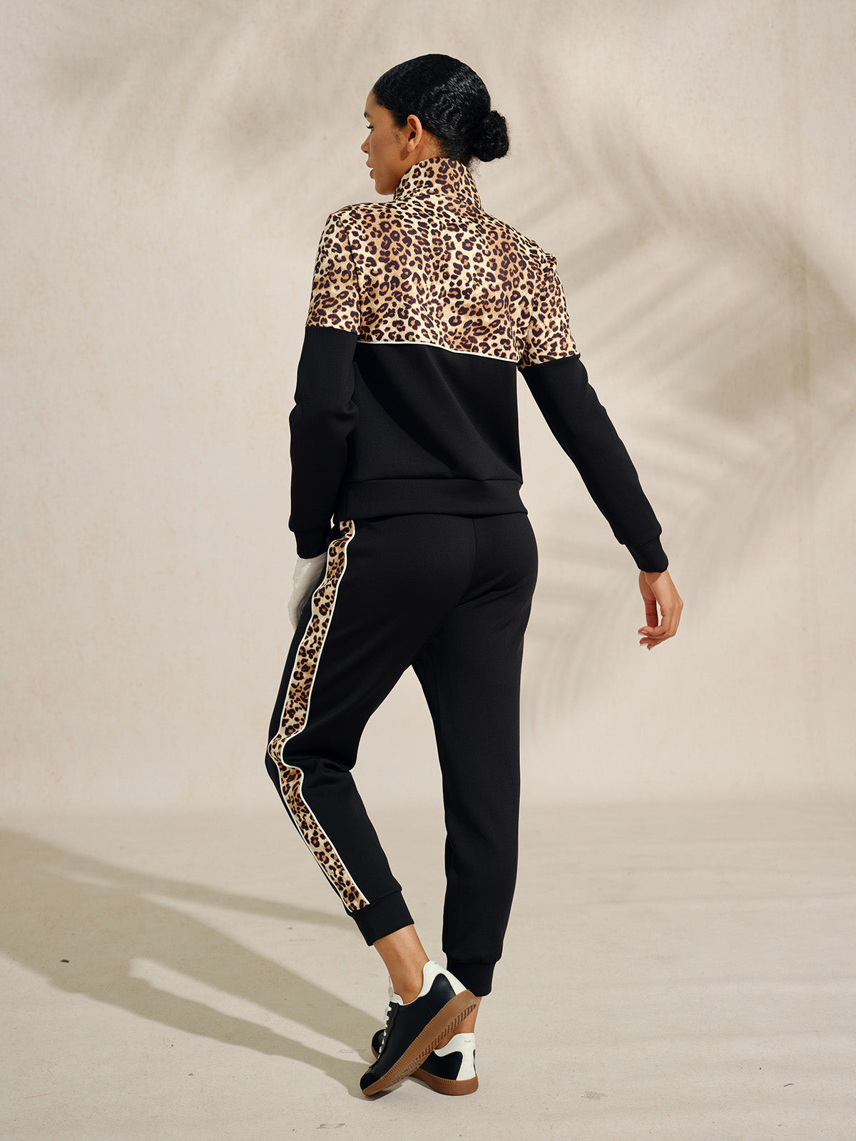 Wildlife Party Golf Sweatshirt