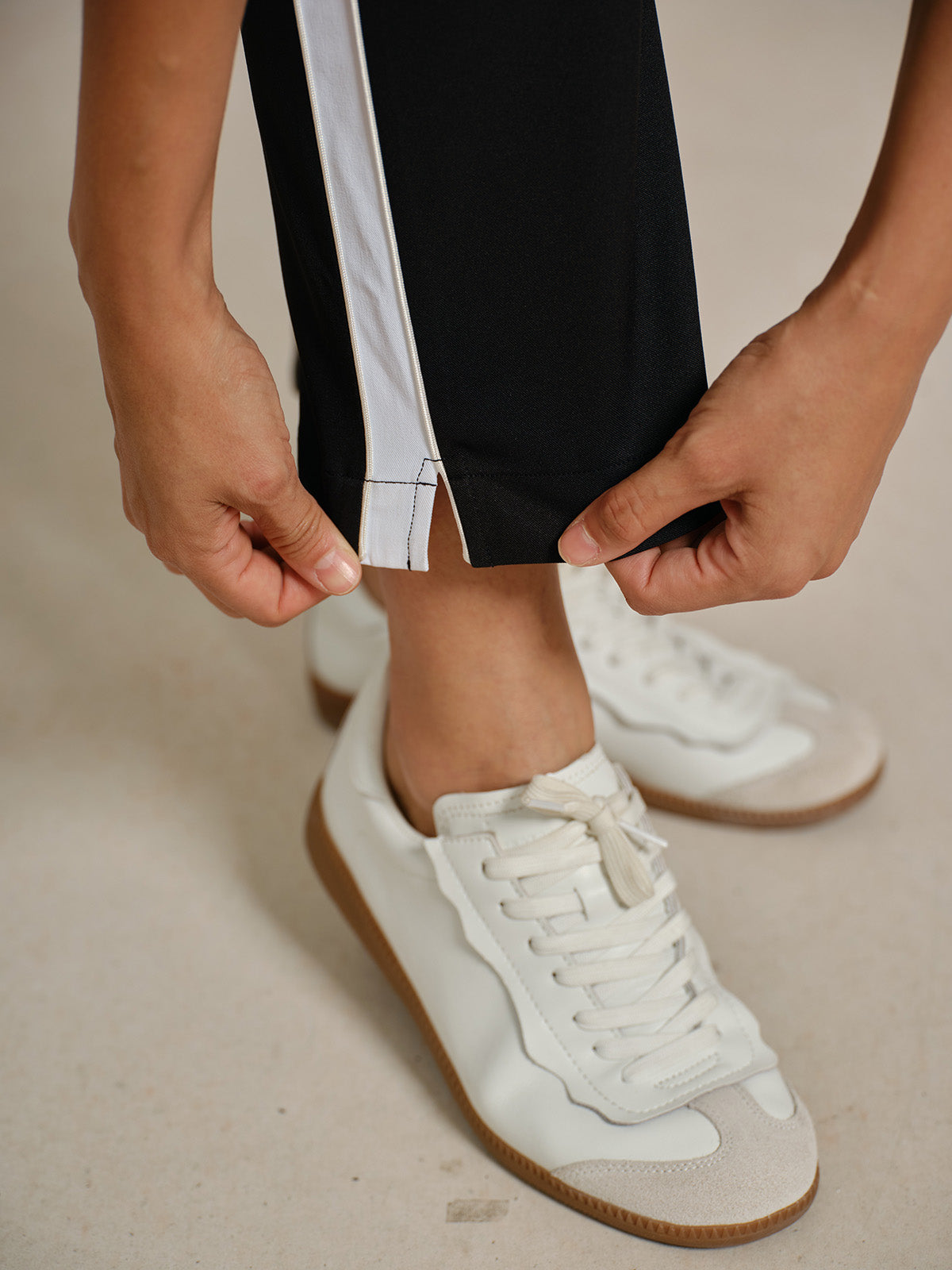 Eagle 28 Inch Performance Stretch Trimmed Ankle Pants
