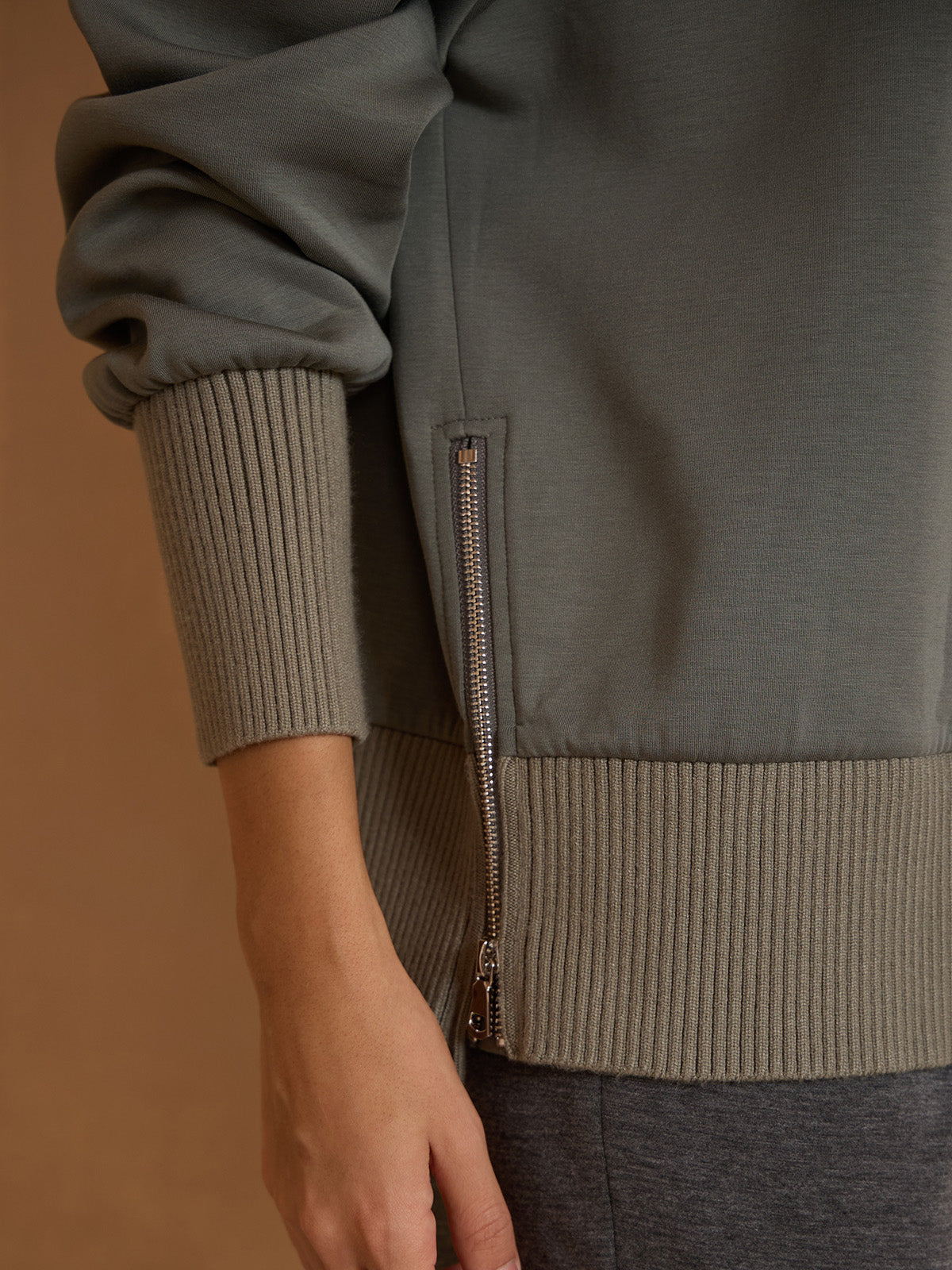 UltraSoft Wool Long Sleeve Knit Stitching Sweatshirt