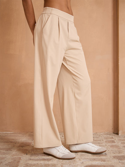 Mehr als Basic: Performance Stretchhose mit weitem Bein