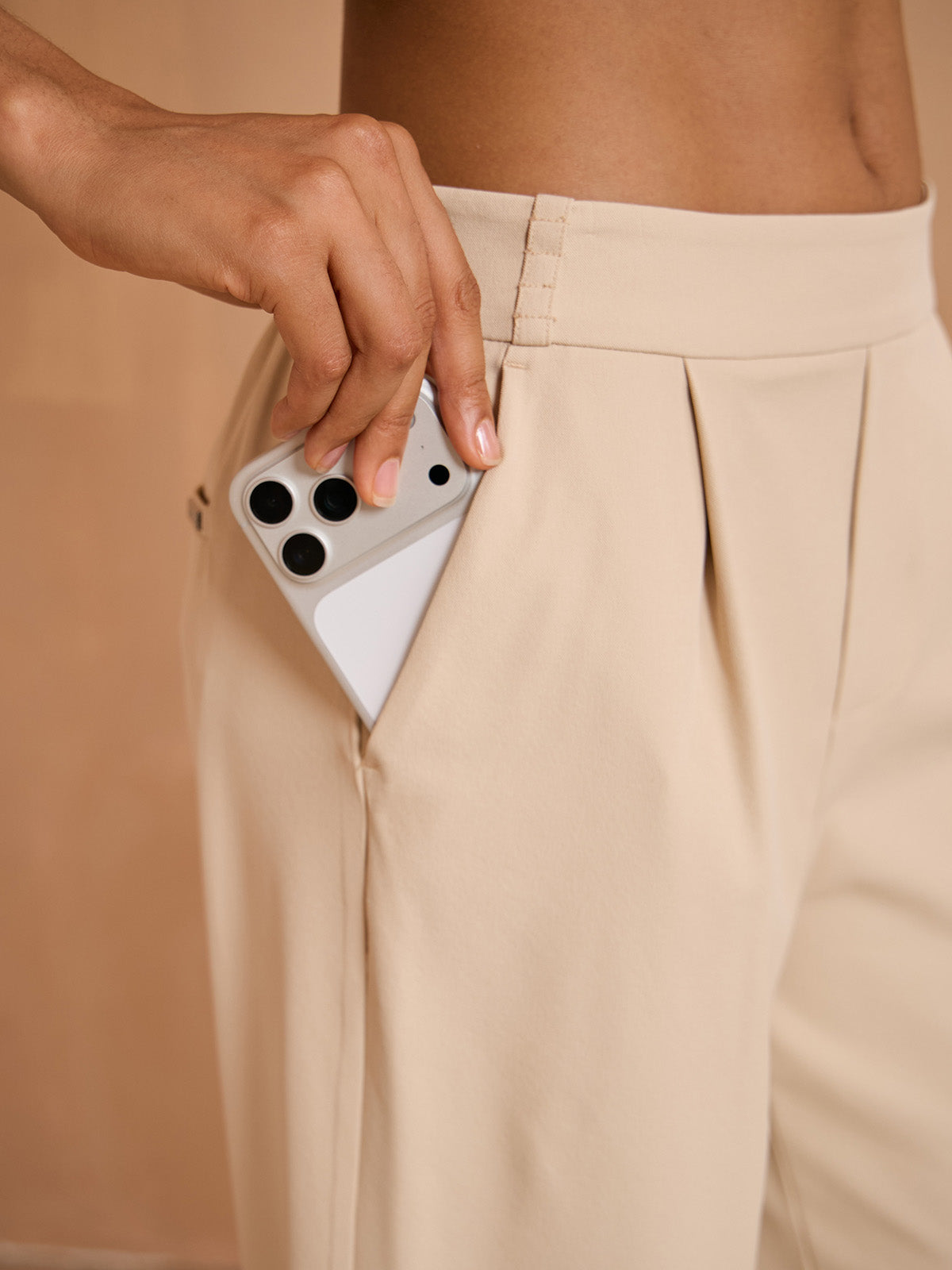 Mehr als Basic: Performance Stretchhose mit weitem Bein
