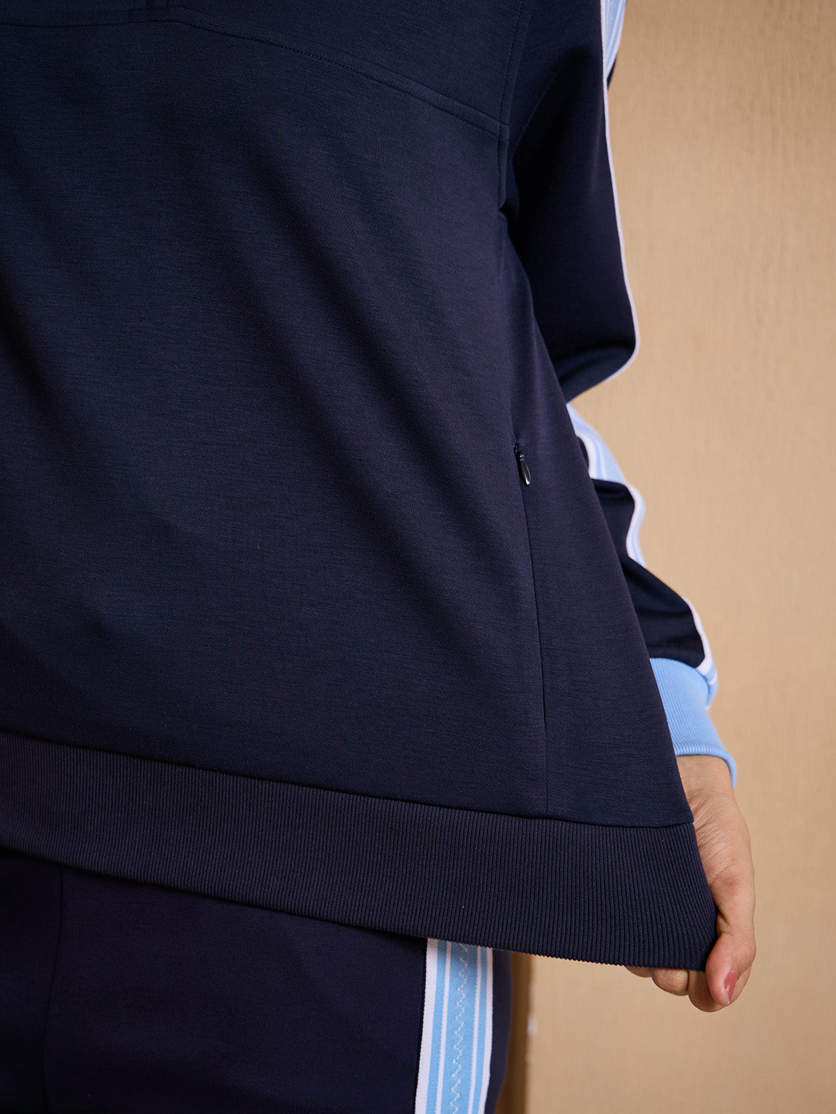 Felpa UltraSoft a maniche lunghe con zip a un quarto e profilo a righe