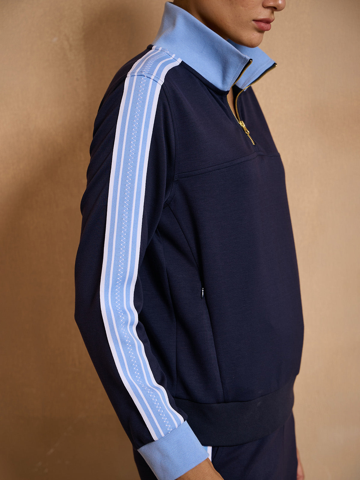 Felpa UltraSoft a maniche lunghe con zip a un quarto e profilo a righe