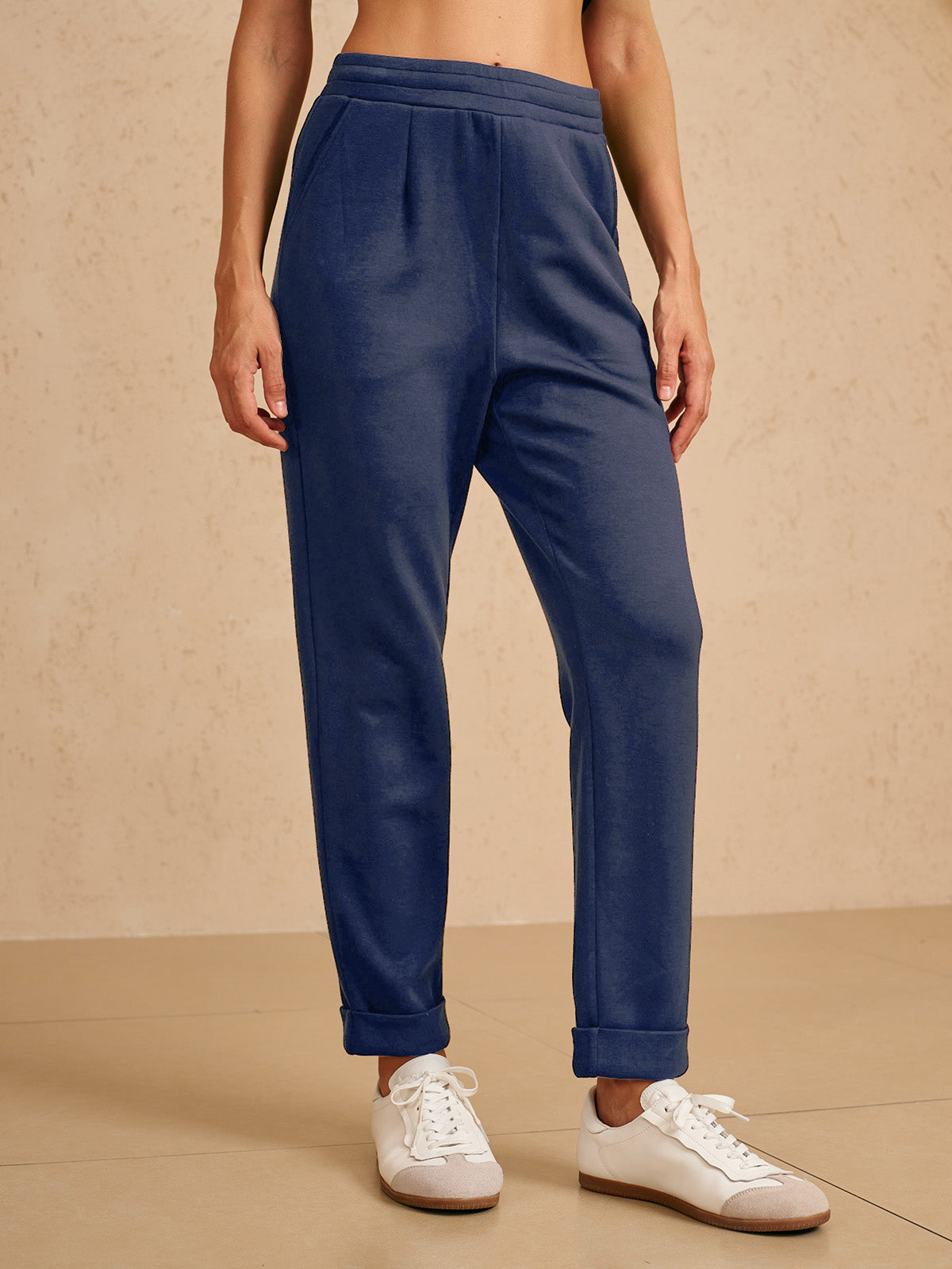 Ultraweiche Stretch-Hose mit verstecktem Kordelzug und Bündchen