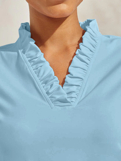 Mehr-als-Basic Rüschen-Poloshirt mit V-Ausschnitt, UPF50+