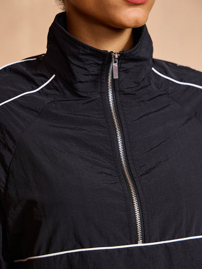 ベーシック以上の長袖トリムポケットスウェットシャツ