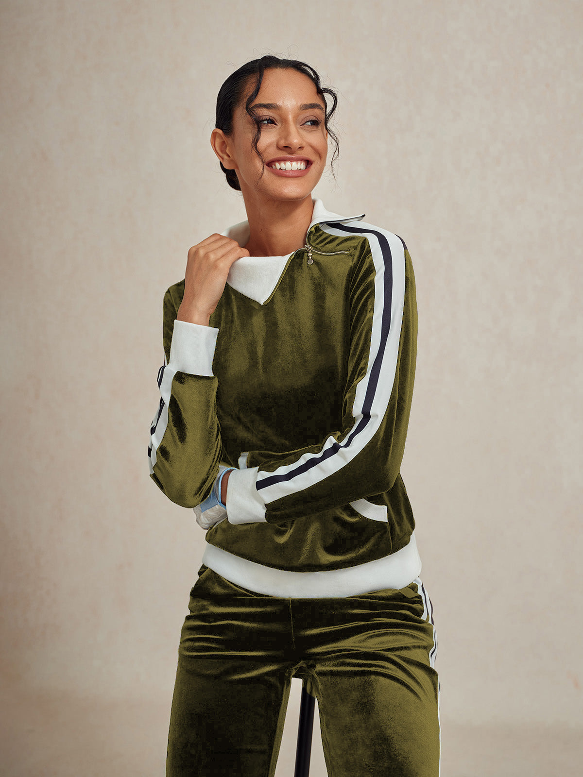 UltraSoft Velvet Sudadera de Manga Larga con Cuello Asimétrico