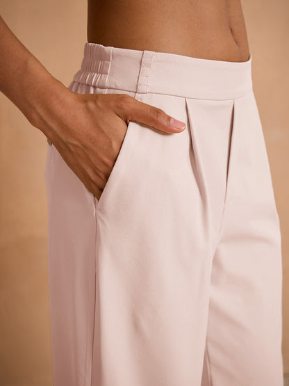 Mehr als Basic: Performance Stretchhose mit weitem Bein