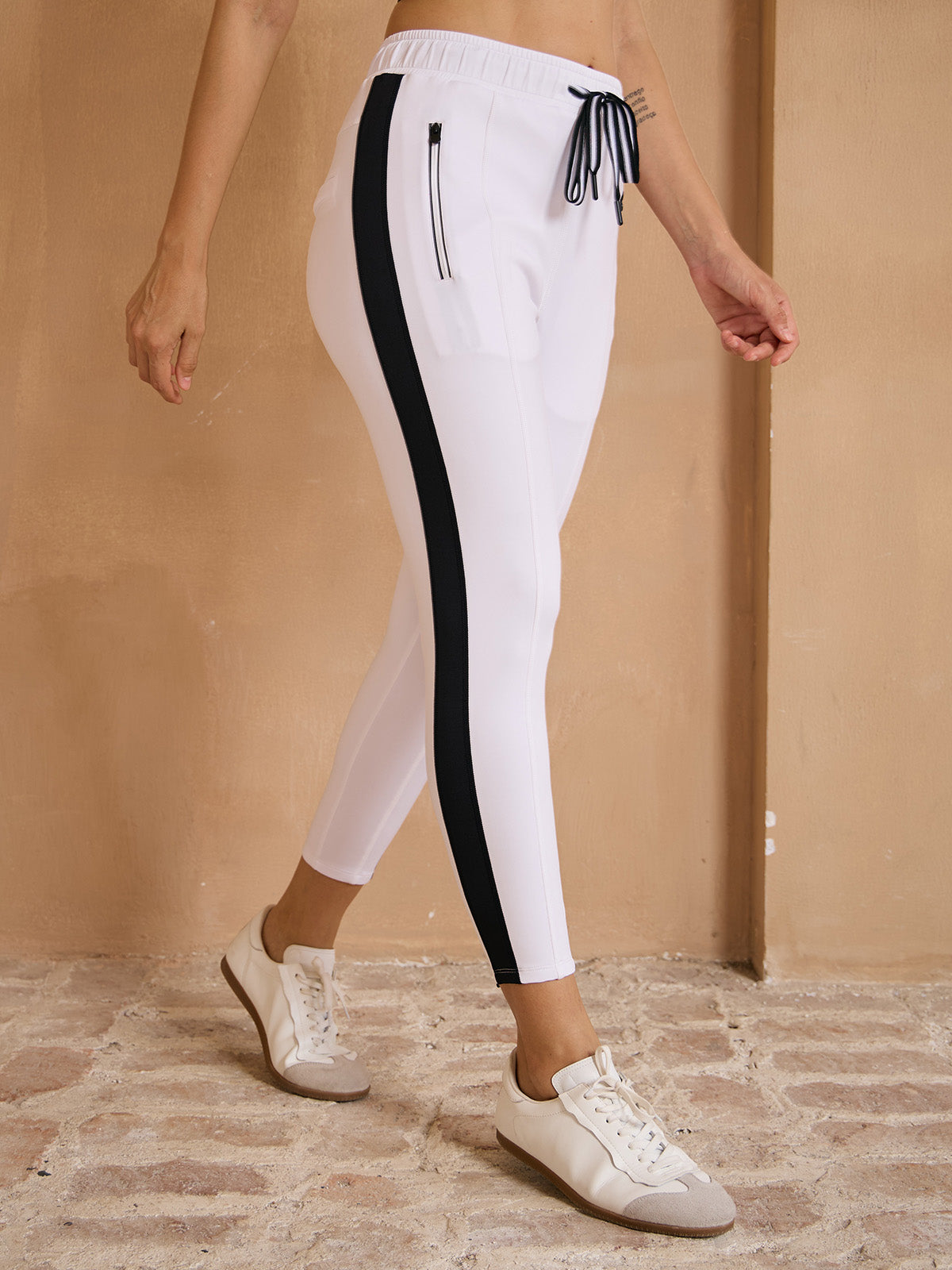 Mehr-als-Basic Capri-Sweatpants mit Kordelzug