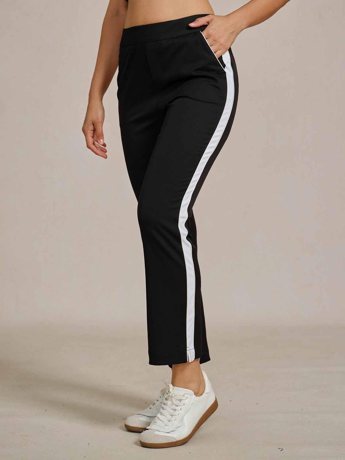 Eagle 28 Inch Performance Stretch Trimmed Ankle Pants