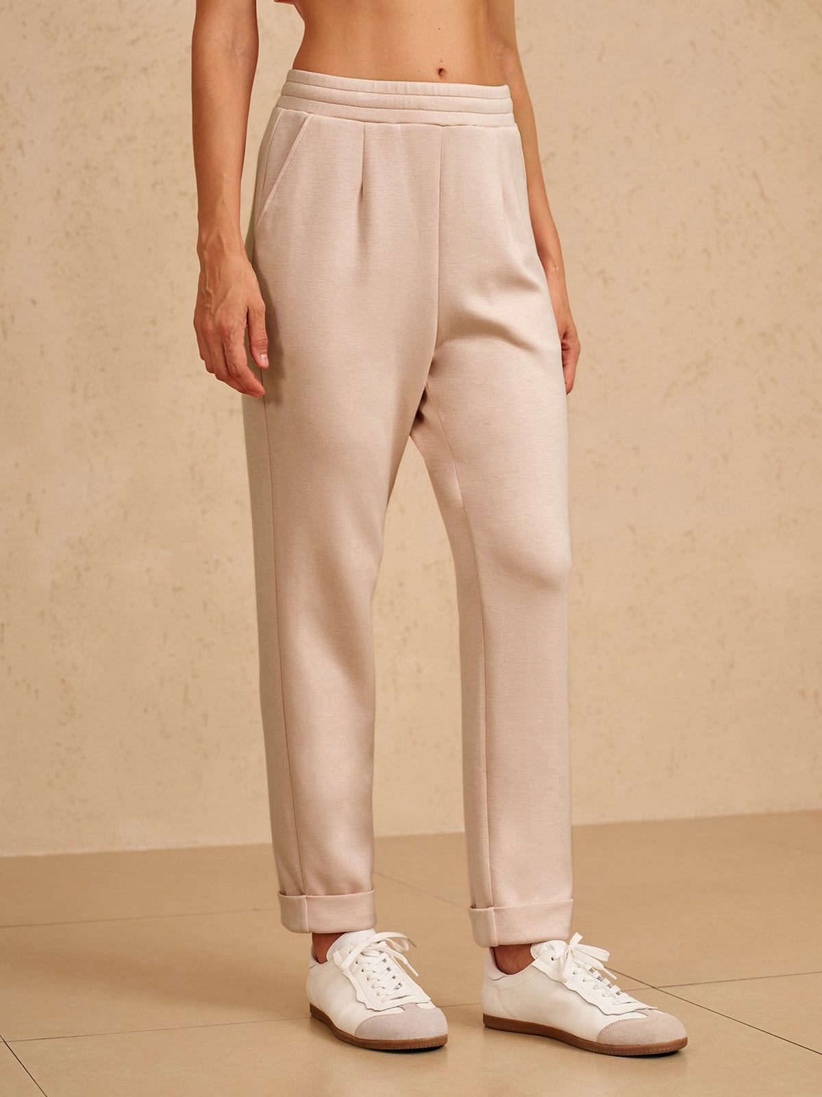 Ultraweiche Stretch-Hose mit verstecktem Kordelzug und Bündchen