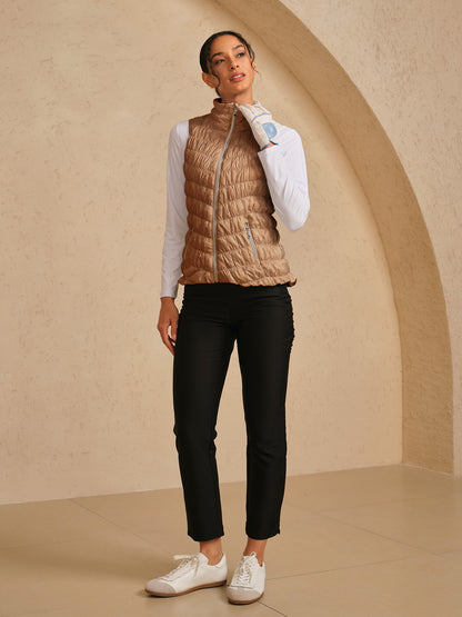 ベーシック以上の軽量パファーベスト