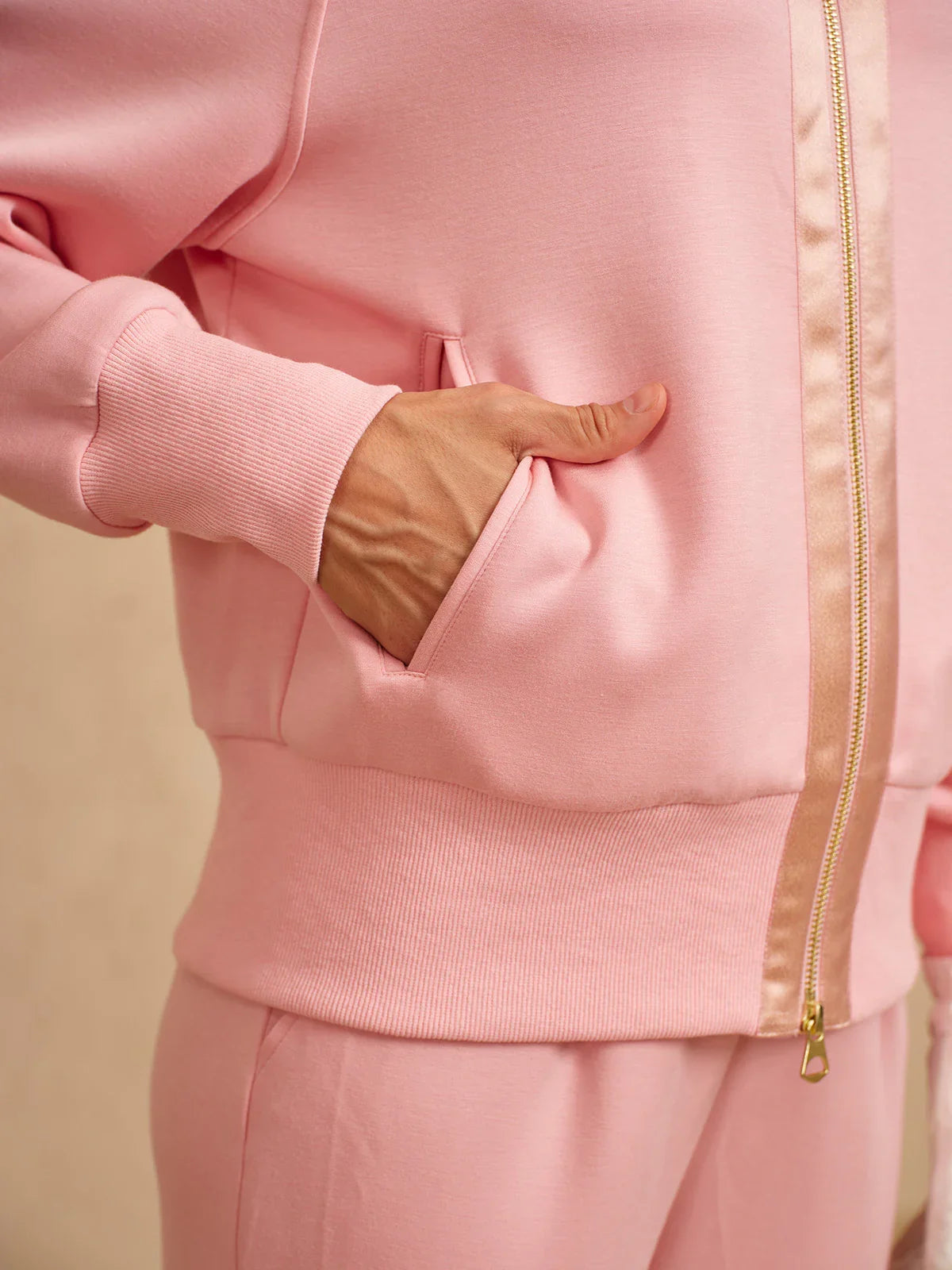 Chaqueta de manga larga UltraSuave con ribetes