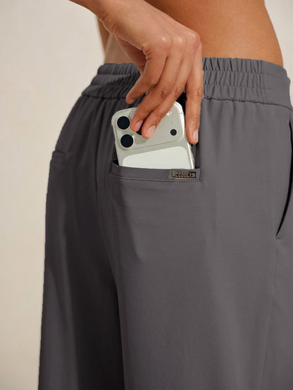 Pantalon large extensible performance, plus qu’un basique