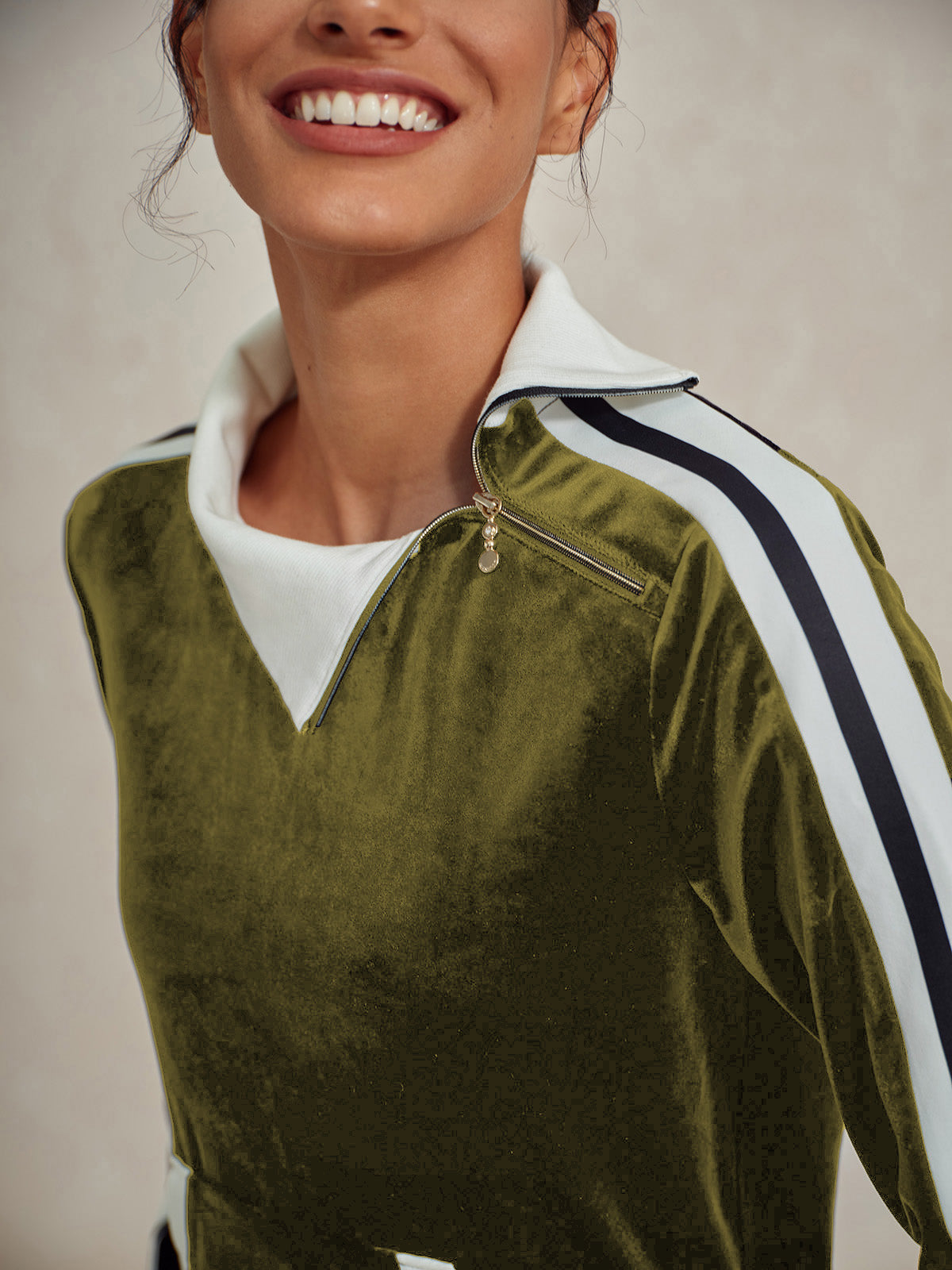 UltraSoft Velvet Sudadera de Manga Larga con Cuello Asimétrico