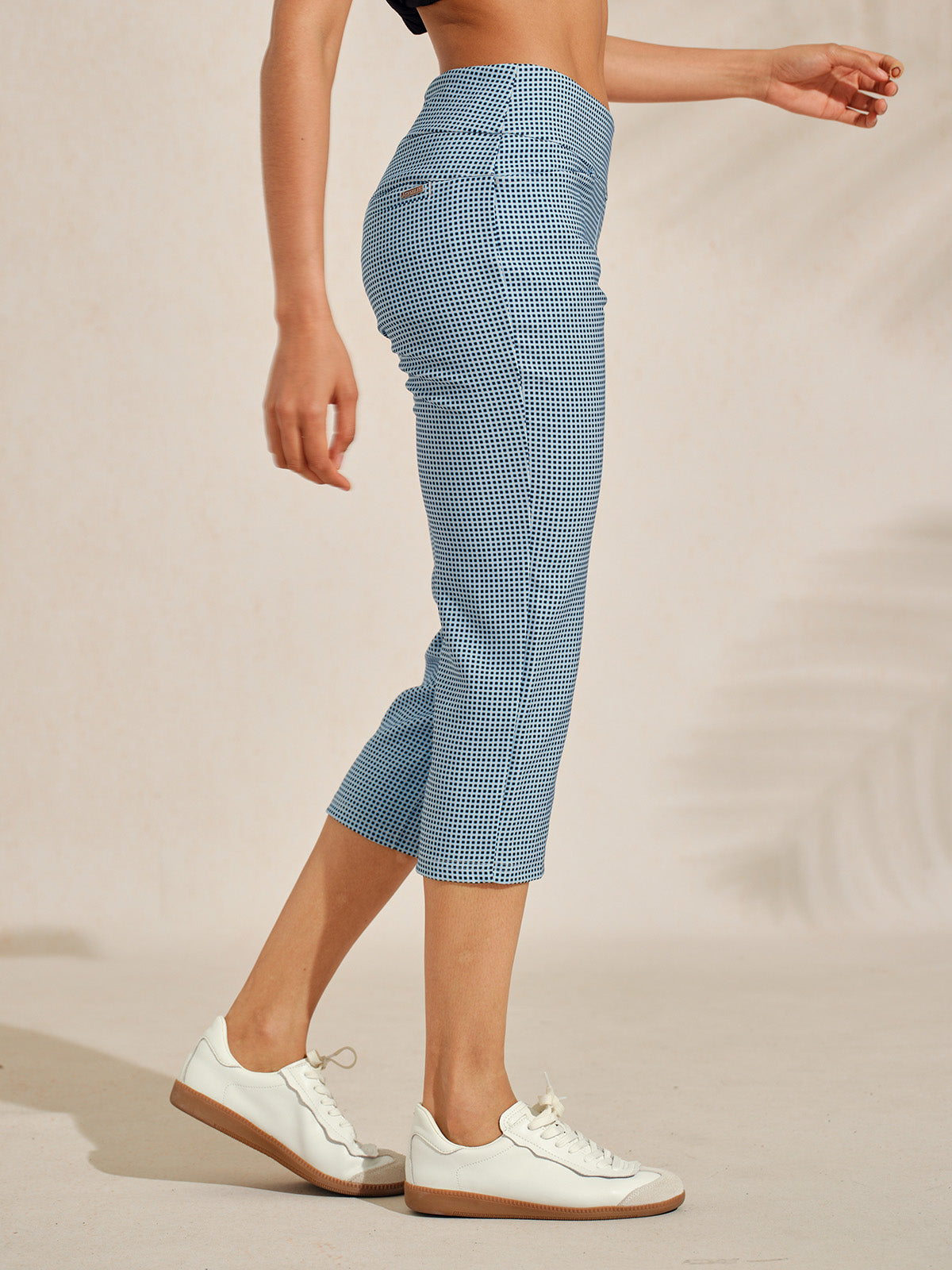EAGLE 22 Inch Performance Slim Capri Pants