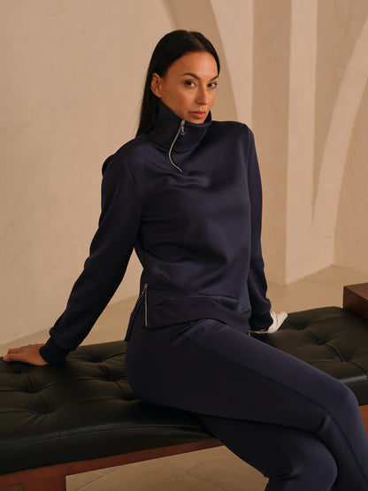 ベーシックを超えたアシンメトリーカラーのゴルフスウェットシャツ