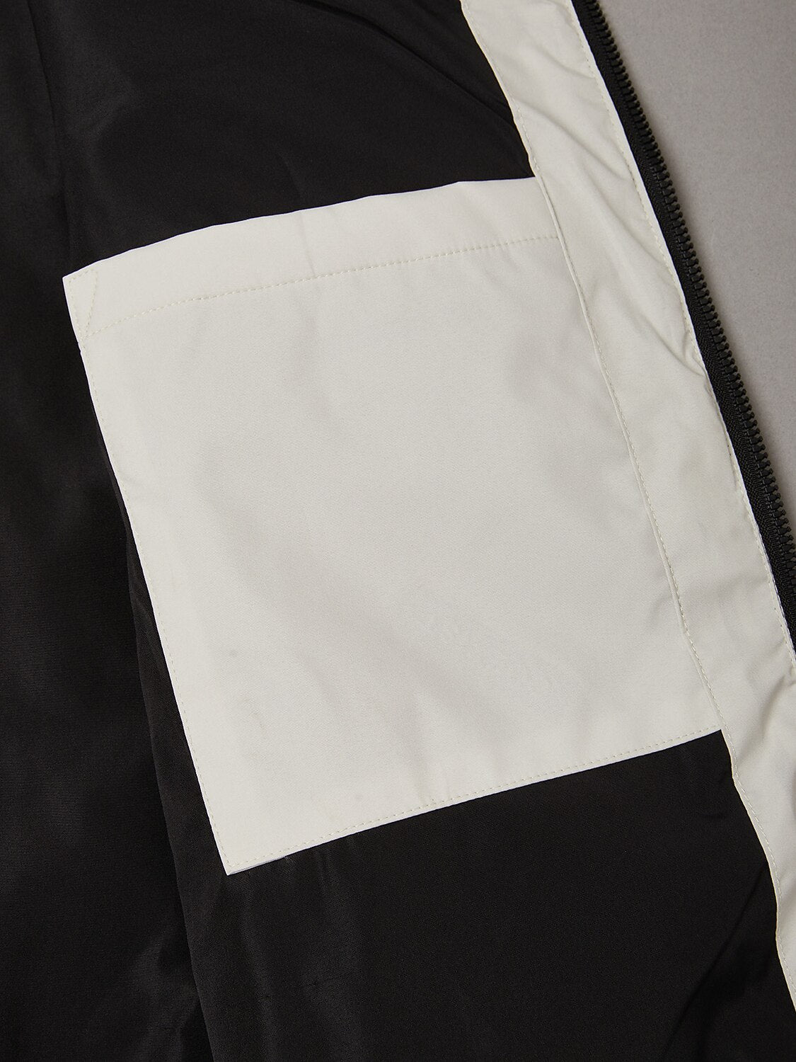 Chaleco básico para hombre con bolsillo oculto