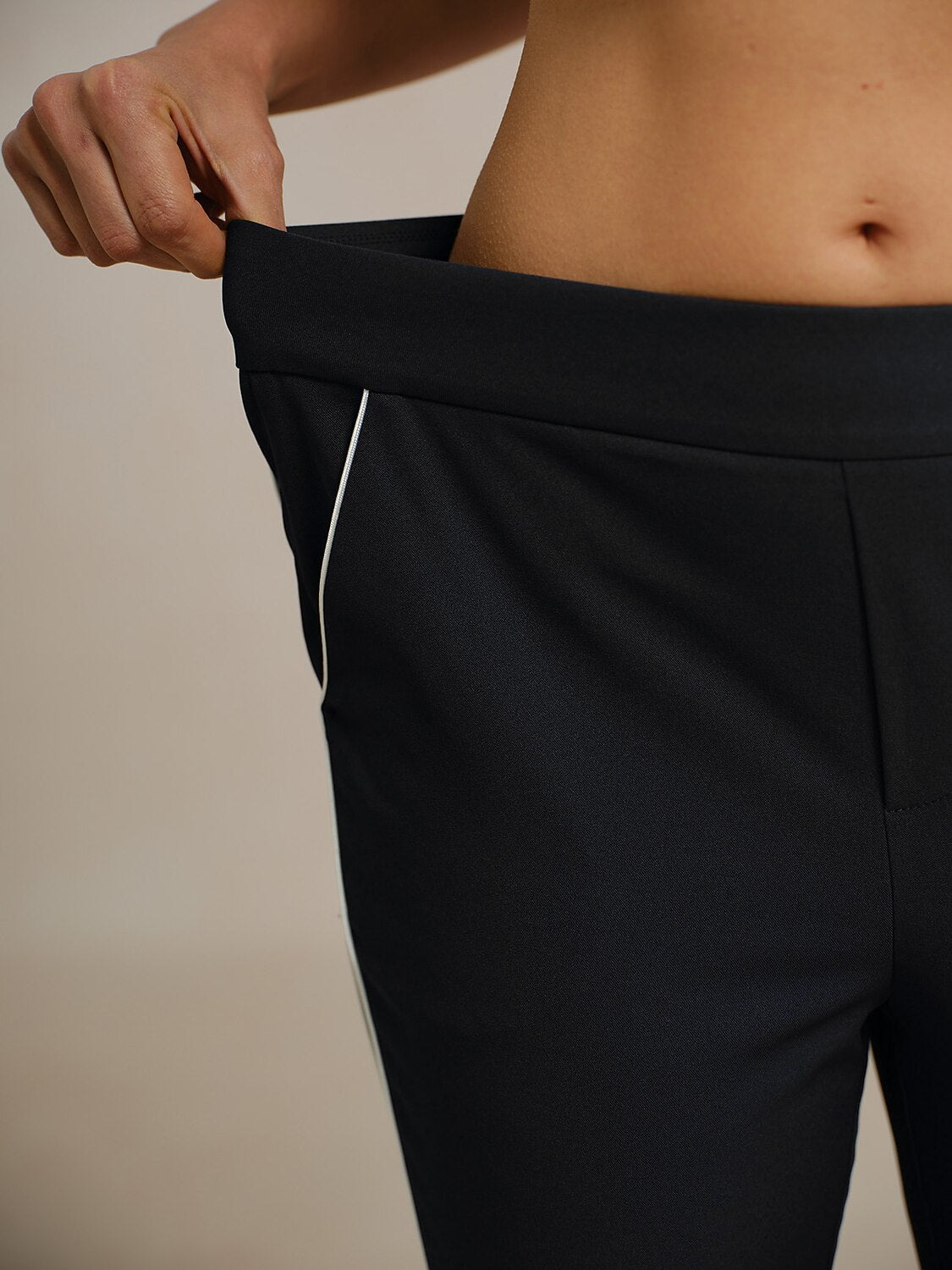 Eagle 28 Inch Performance Stretch Trimmed Ankle Pants