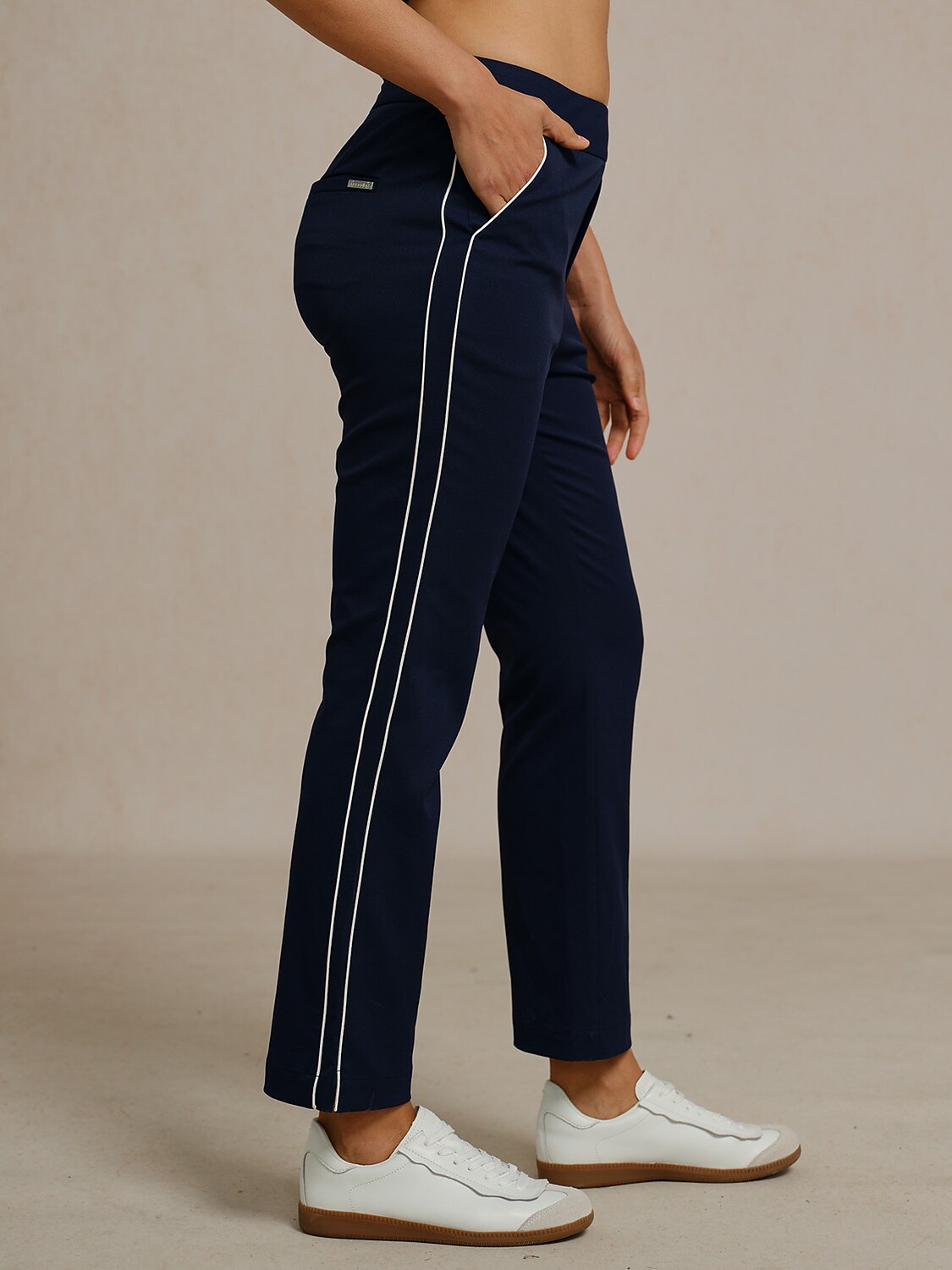 Eagle 28 Inch Performance Stretch Trimmed Ankle Pants