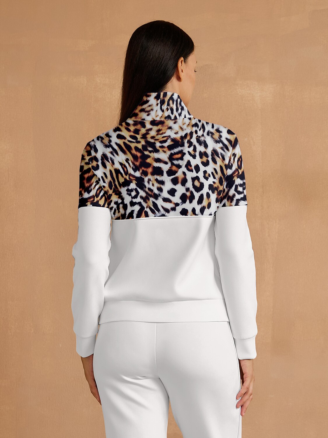 Wildlife Party Golf Sweatshirt