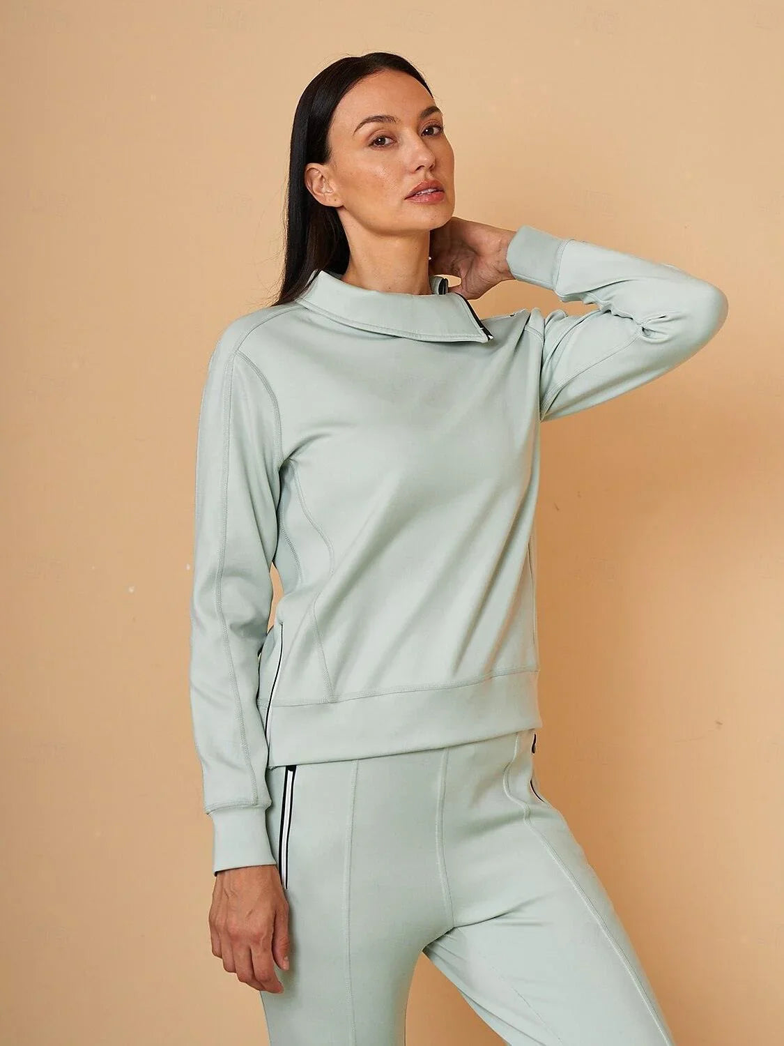Mehr als nur ein einfaches Golf-Sweatshirt mit unregelmäßigem Kragen
