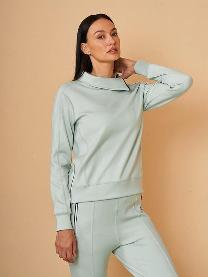 Mehr als nur ein einfaches Golf-Sweatshirt mit unregelmäßigem Kragen