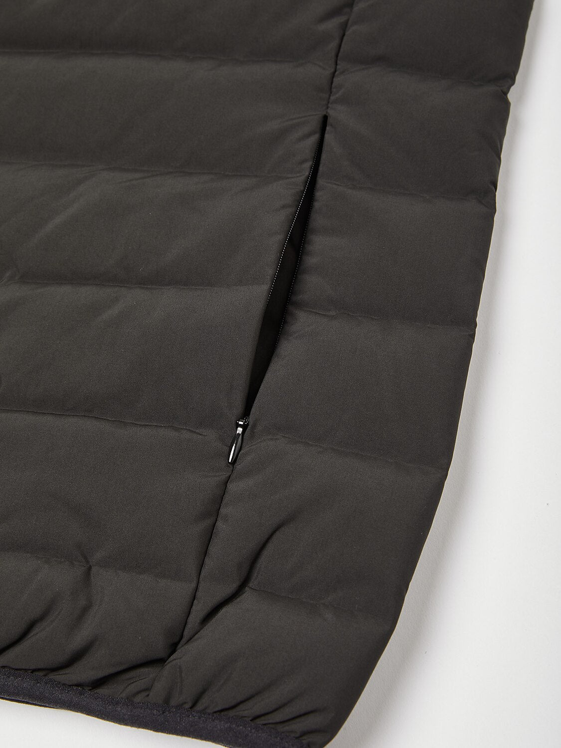 Chaleco básico para hombre con bolsillo oculto