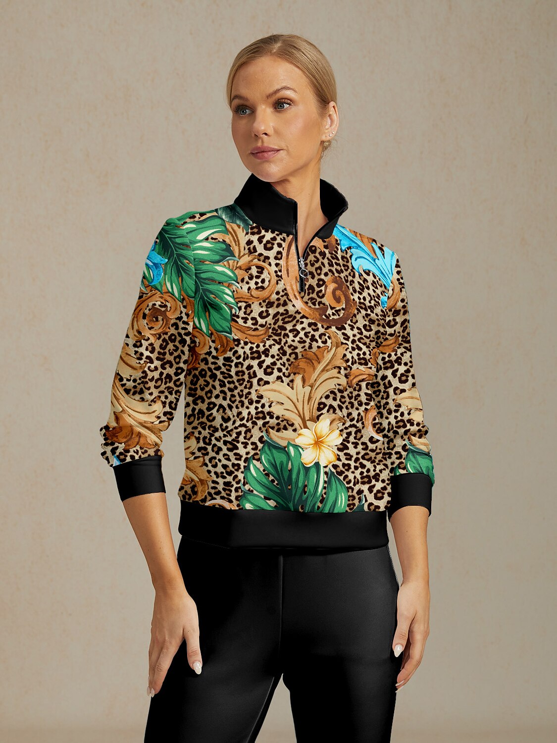 Wildlife Party Golf Sweatshirt