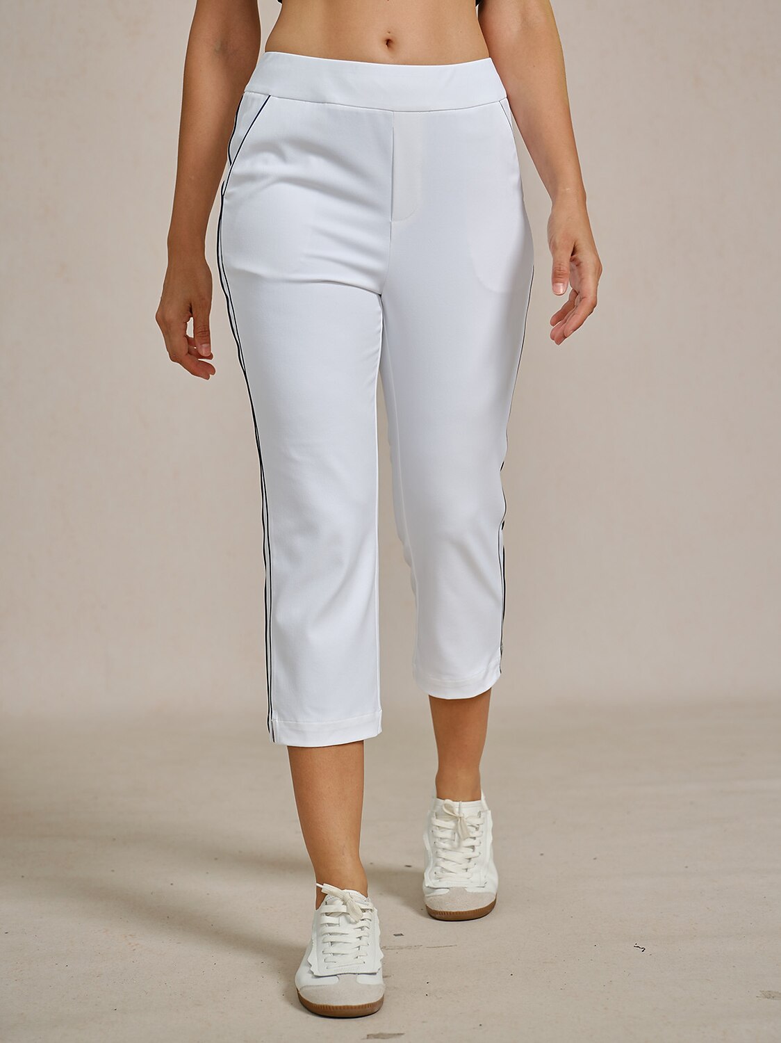 EAGLE 22 Inch Performance Stretch Trimmed Capri Pants