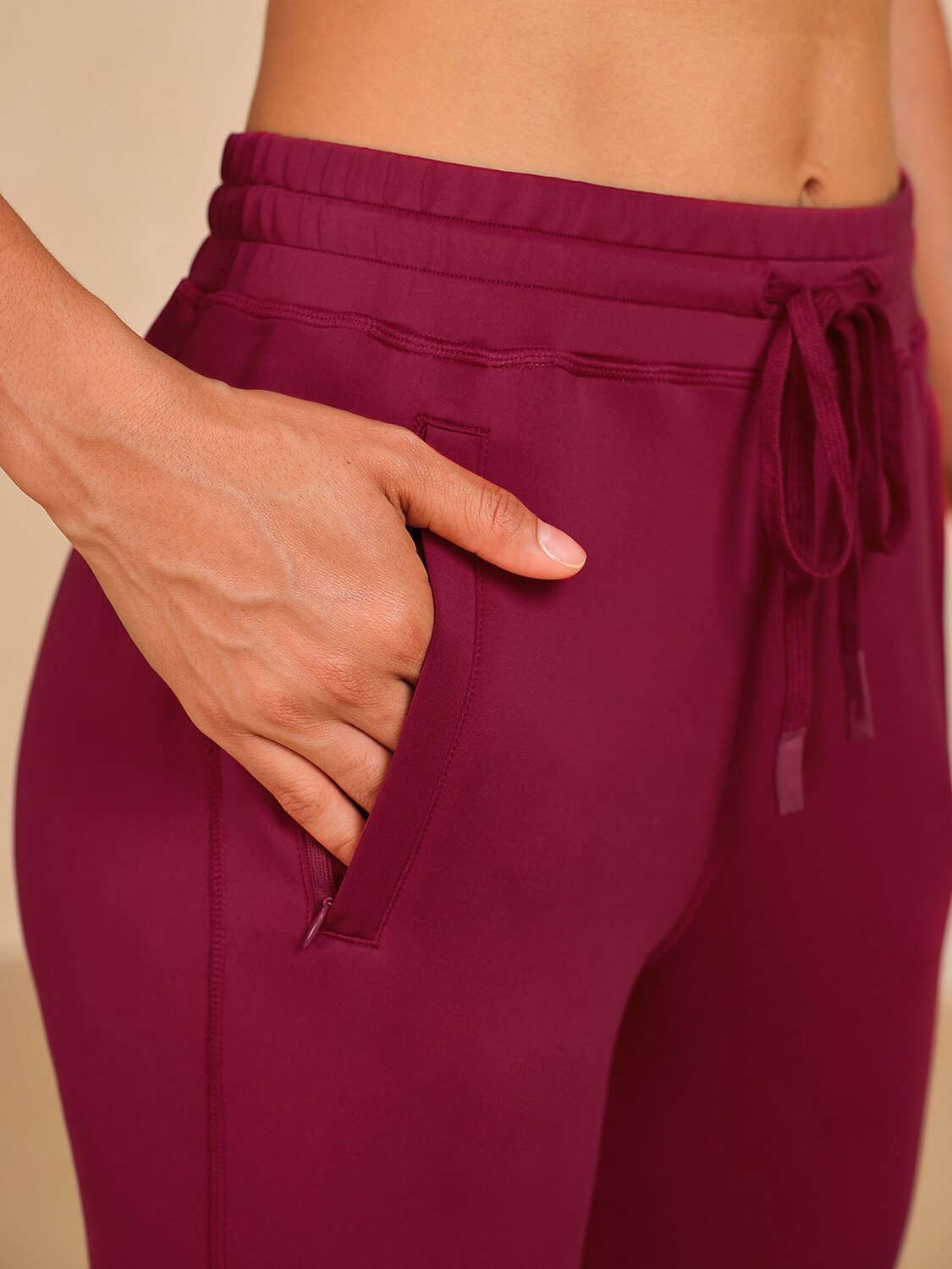 Más que básicos Pantalones tobilleros con cordón de 26.5 pulgadas