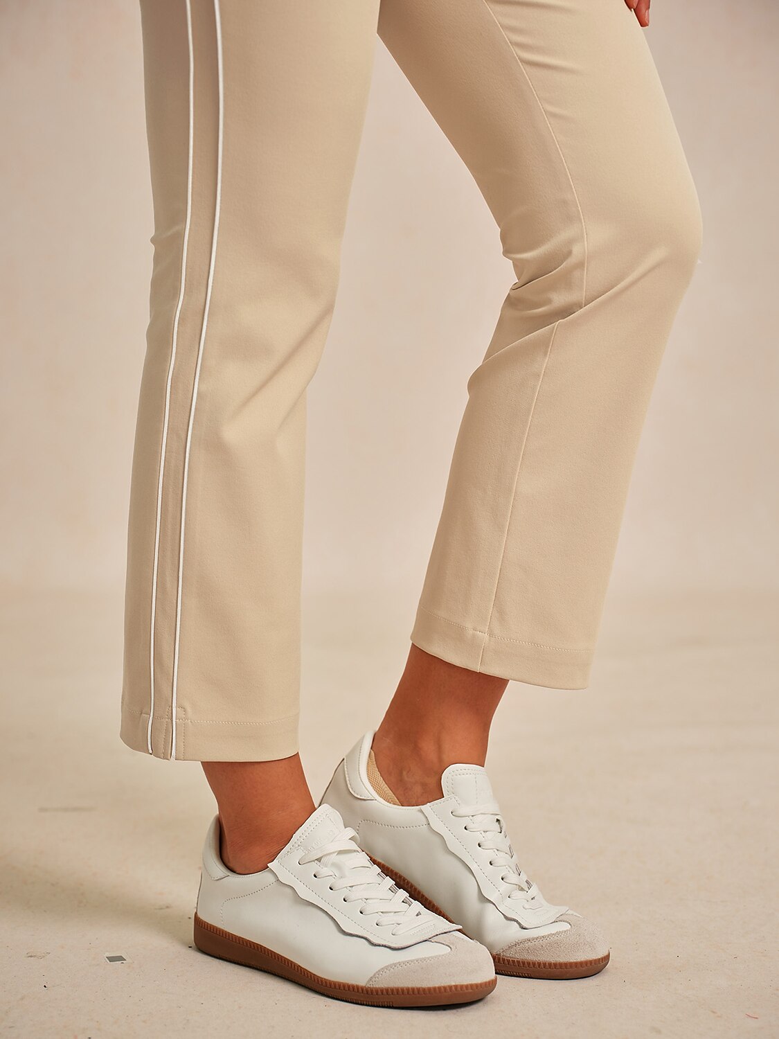 Eagle 28 Inch Performance Stretch Trimmed Ankle Pants