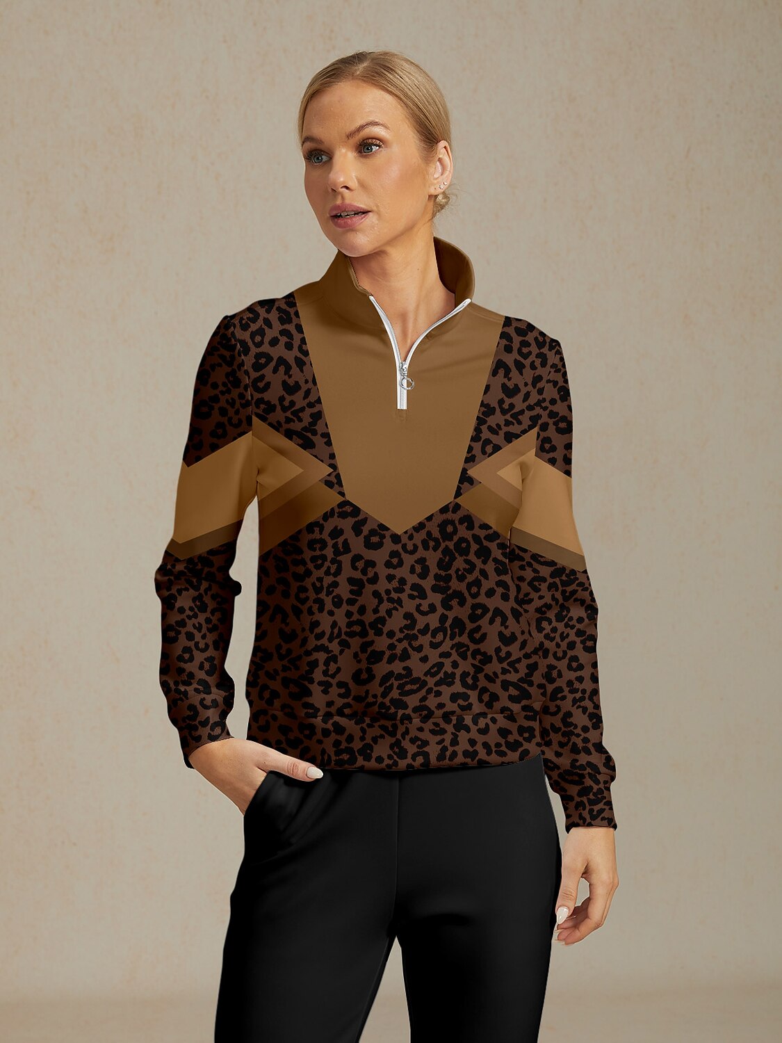 Wildlife Party Golf Sweatshirt