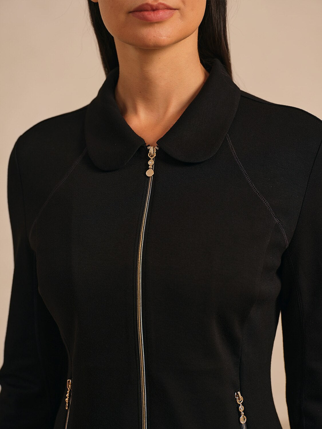 ベーシック以上のラッフルゴルフジャケット