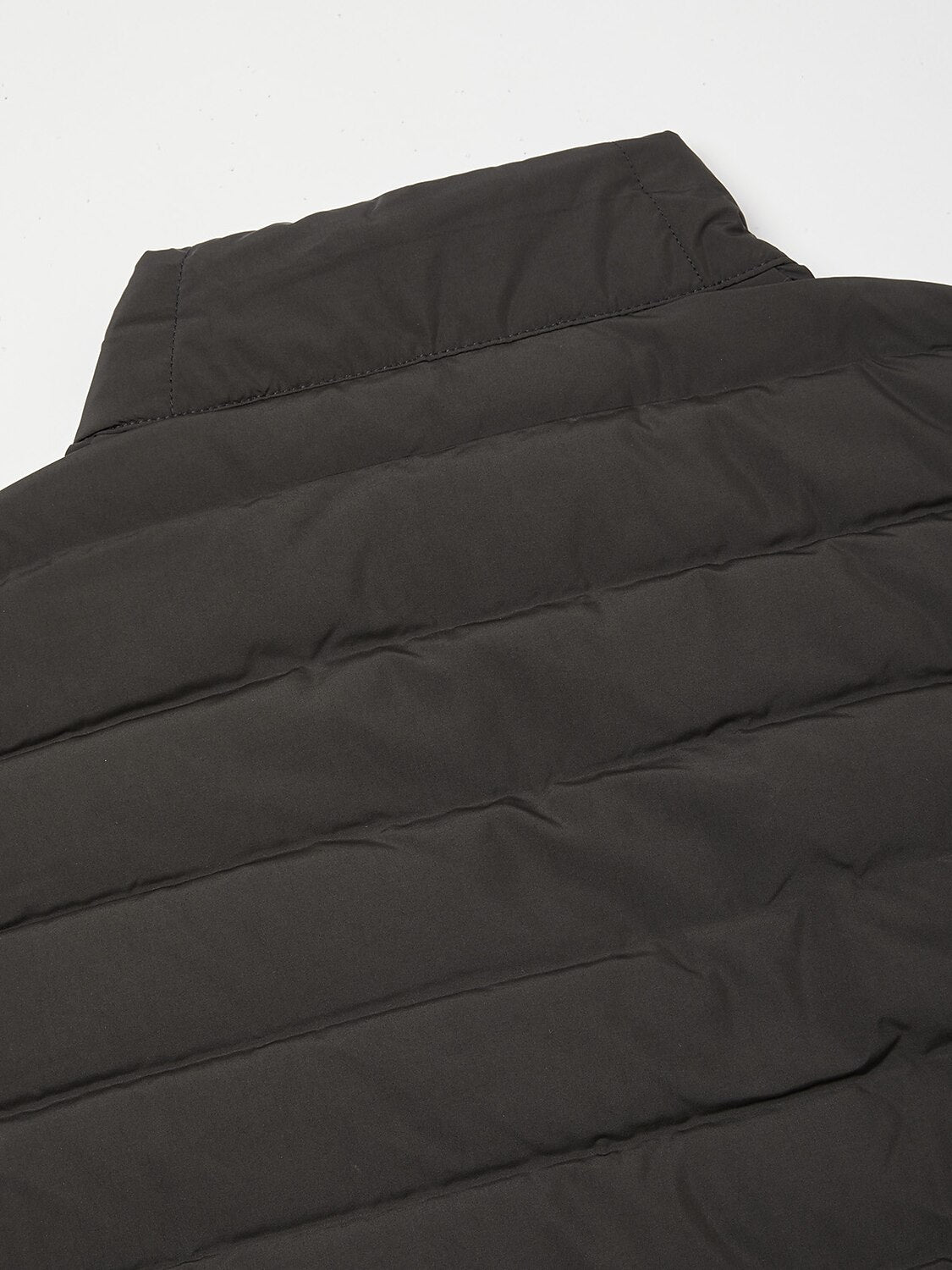 Chaleco básico para hombre con bolsillo oculto