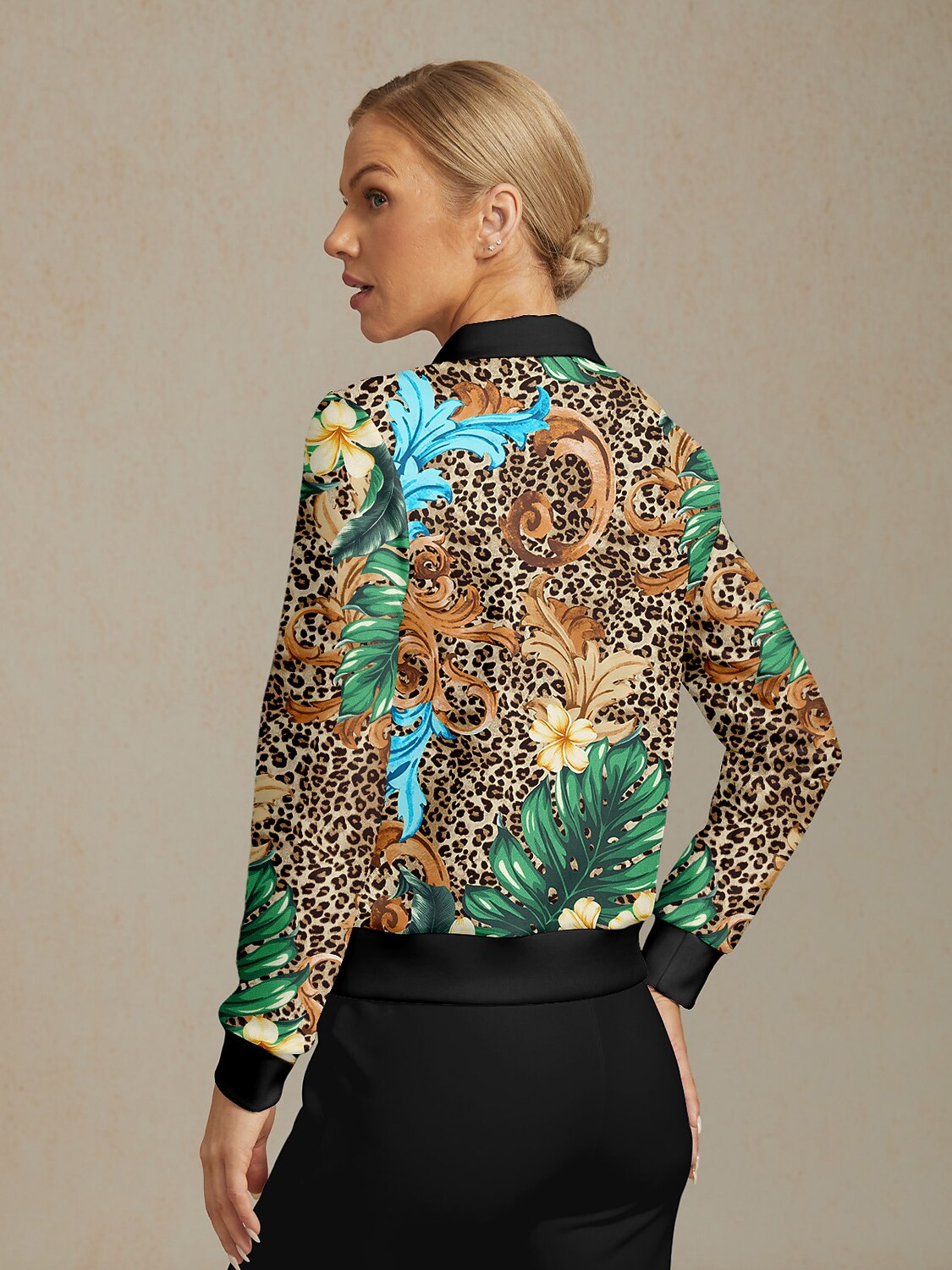 Wildlife Party Golf Sweatshirt