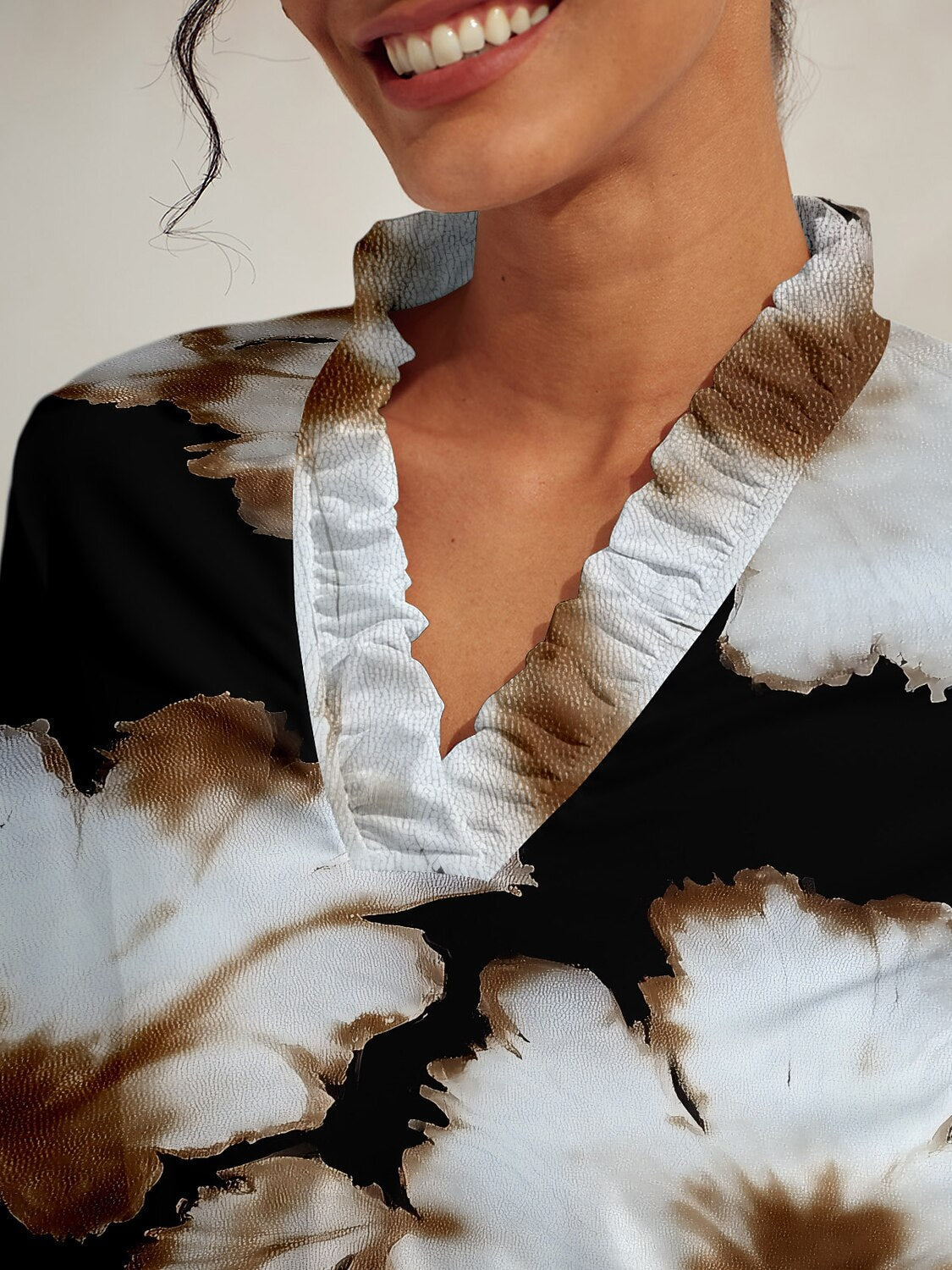 Inked Skins ラッフルVネックシルキーポロトップ UPF50+