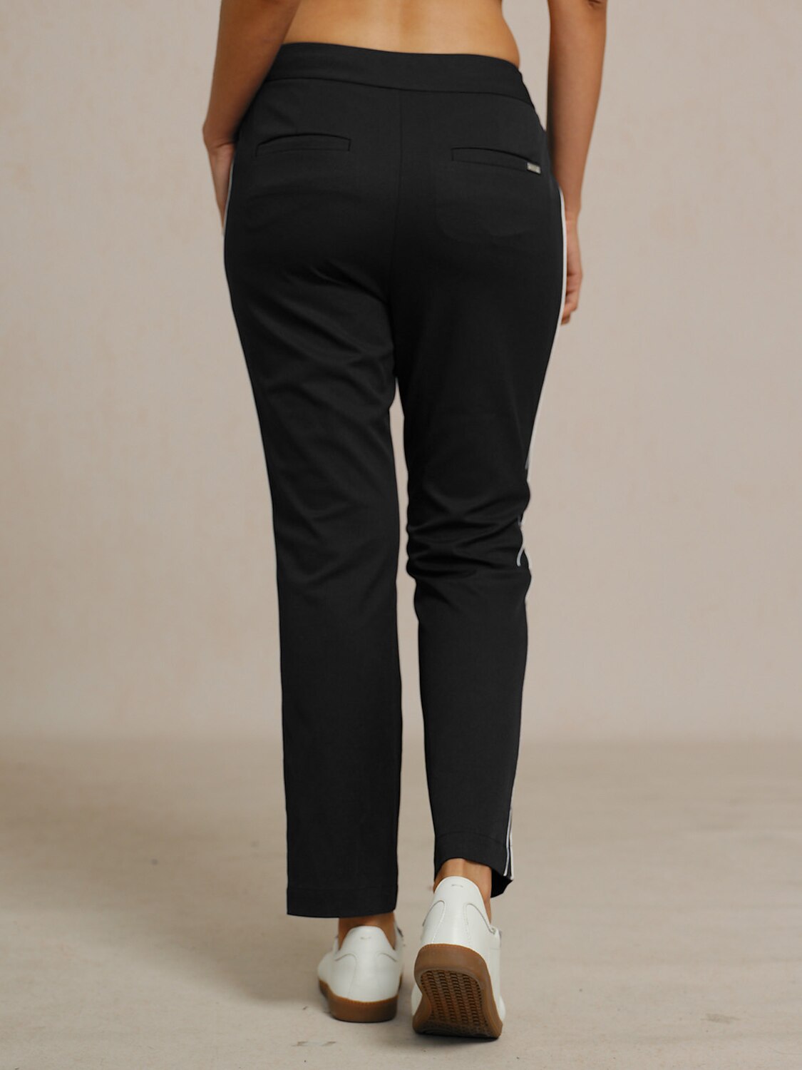 Eagle 28 Inch Performance Stretch Trimmed Ankle Pants