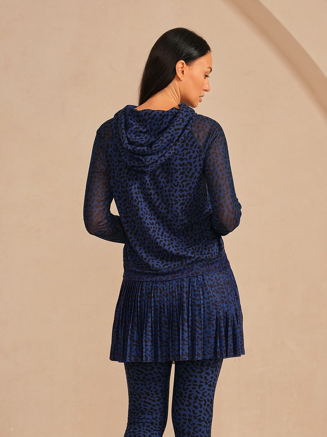 ベーシック以上のレオパードメッシュゴルフフーディー