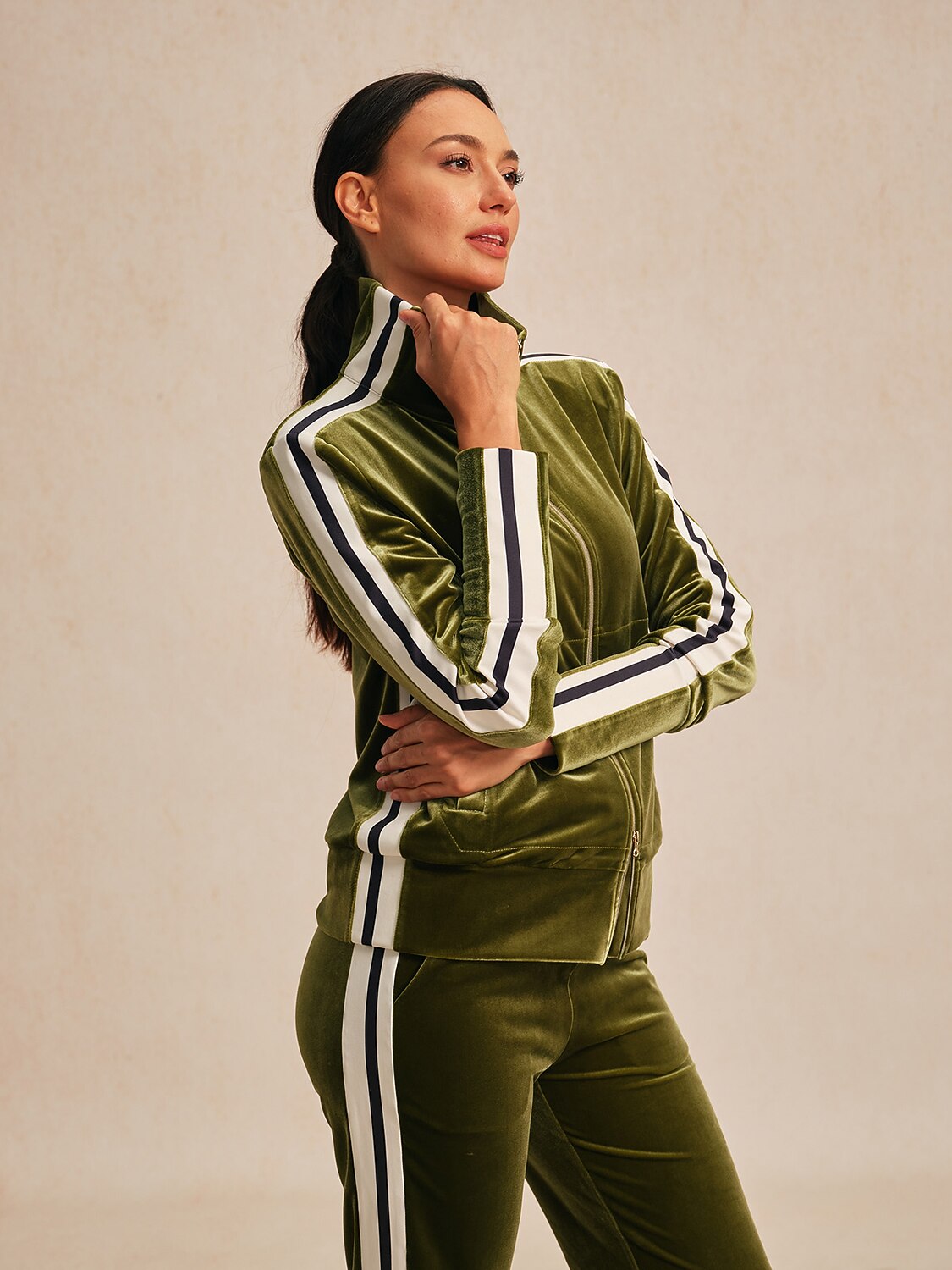 UltraSoft ベルベット長袖フルジップジャケット